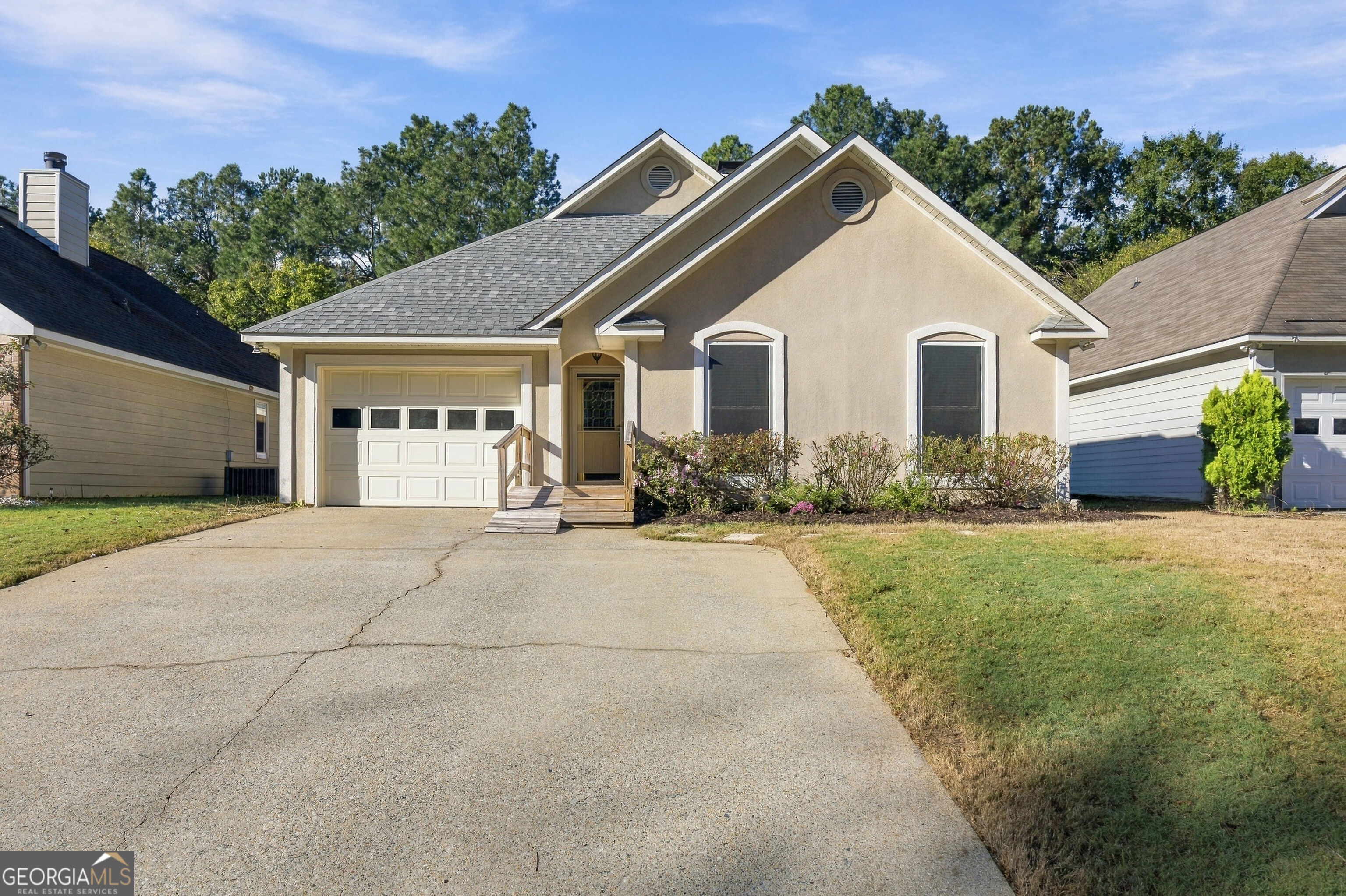3071 Edgewood Court — photo