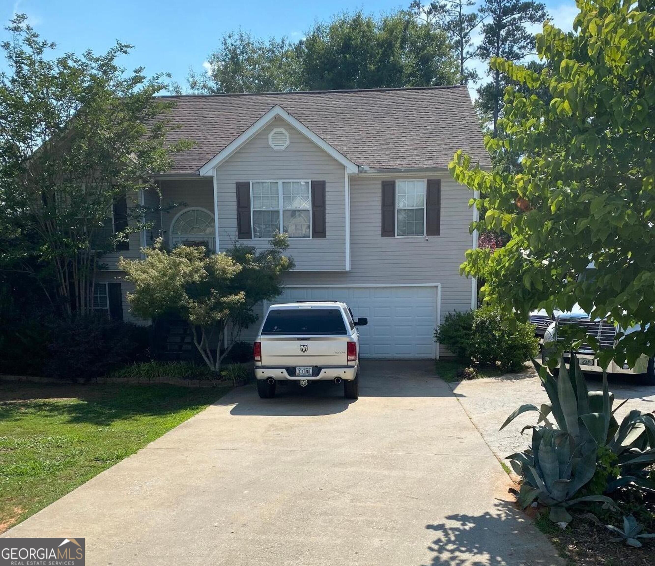 112 Canterbury Ct — photo