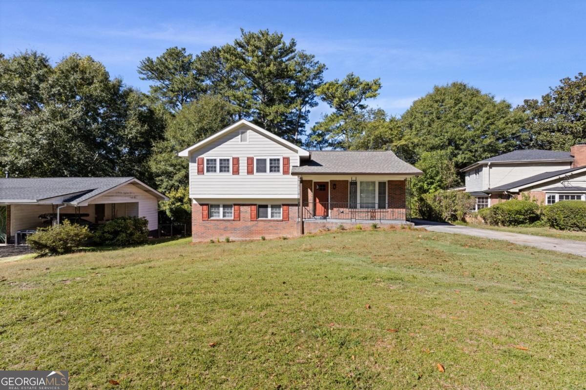 742 Vanderbilt Ct NW — photo