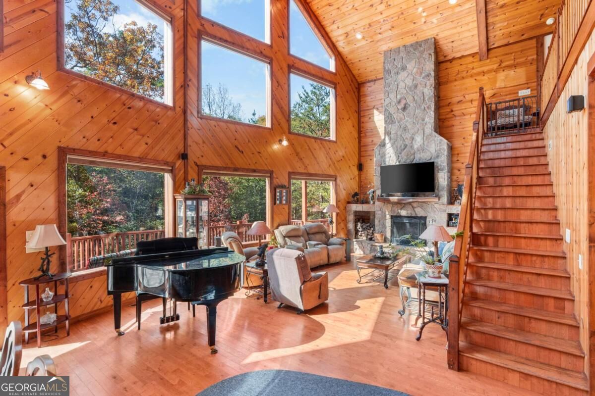 570 Duck Gap Rd — photo