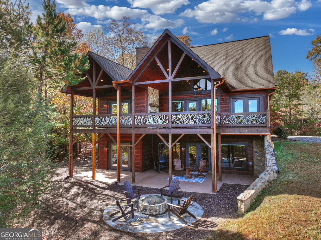 360 Hope Dr — photo