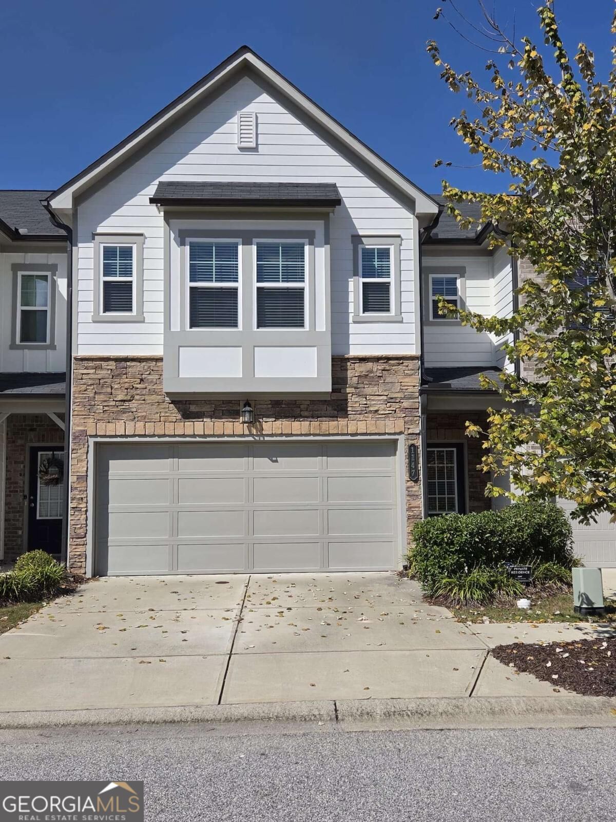 1147 Lossie Way — photo