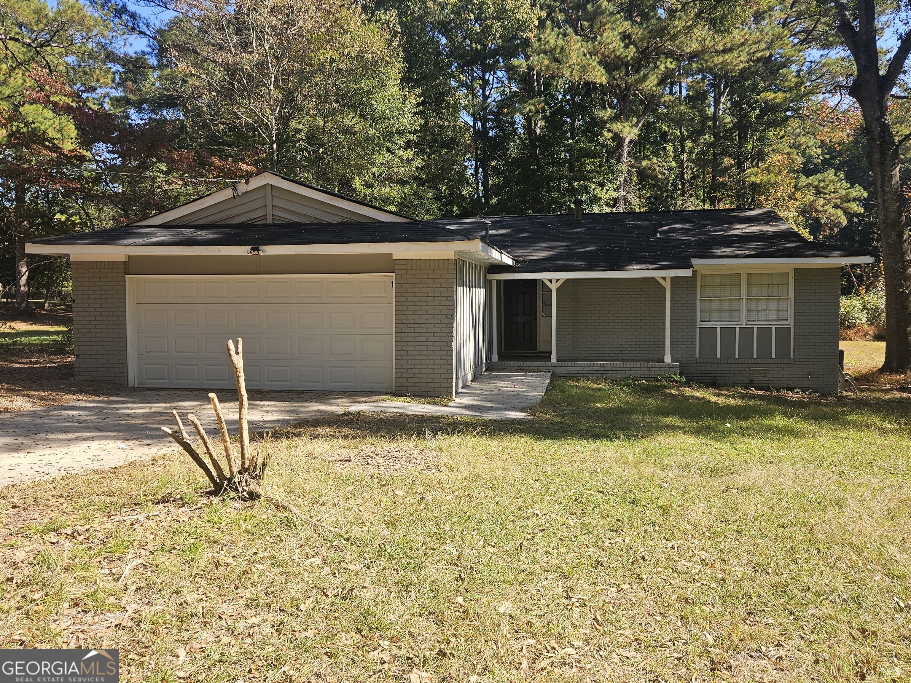 370 Dot Dr — photo
