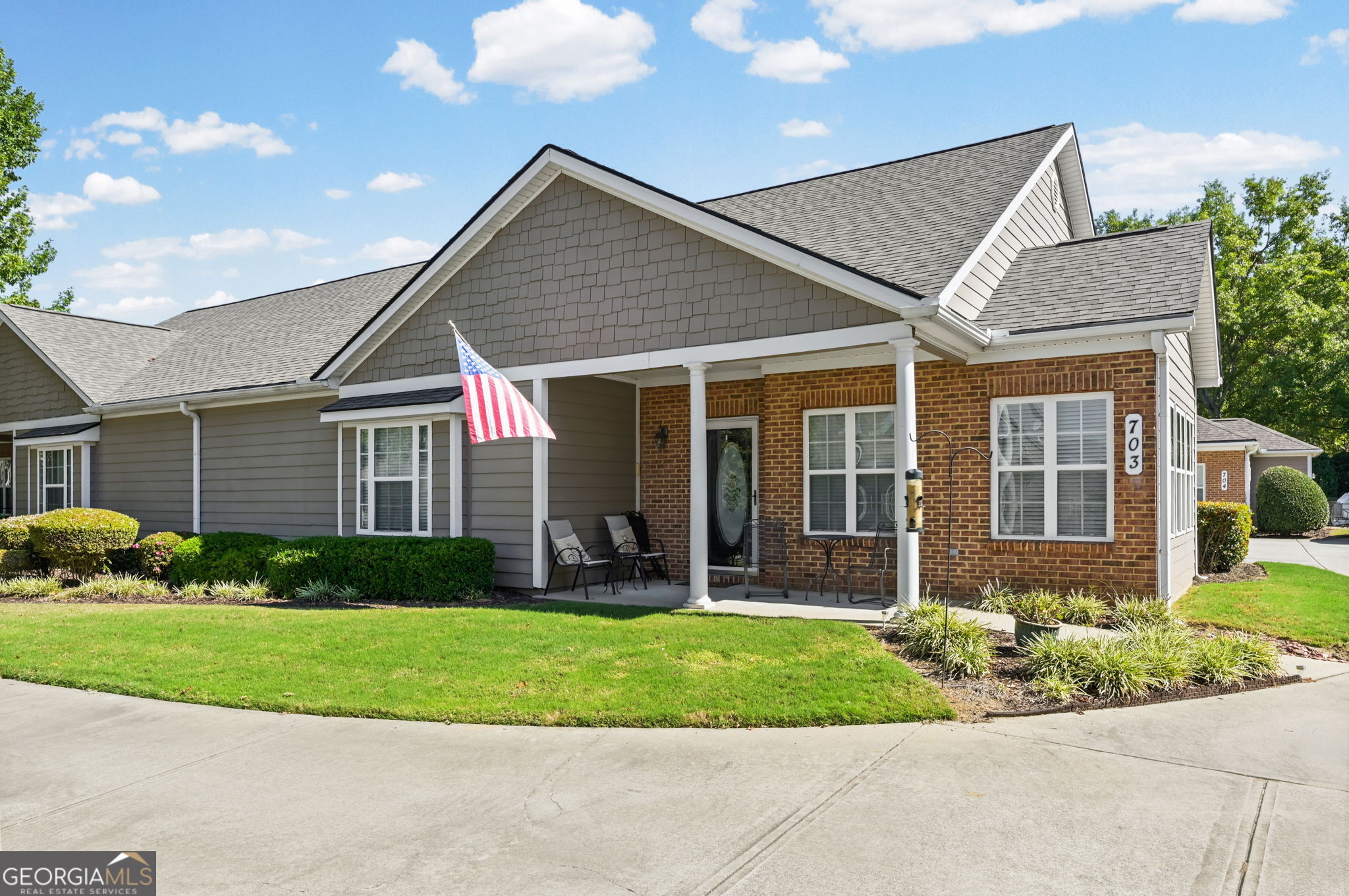 703 Commonwealth Cir — photo