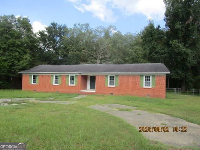 101 Maple Dr — photo