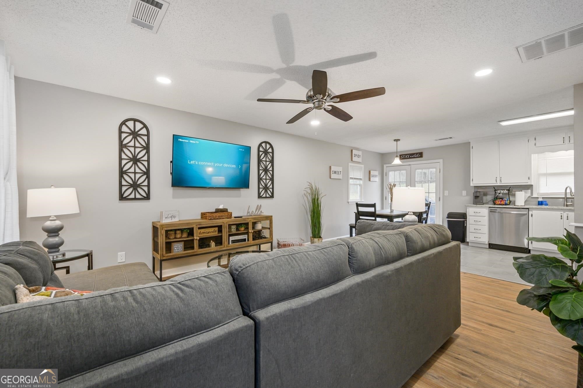 25 Jennifer Ln — photo