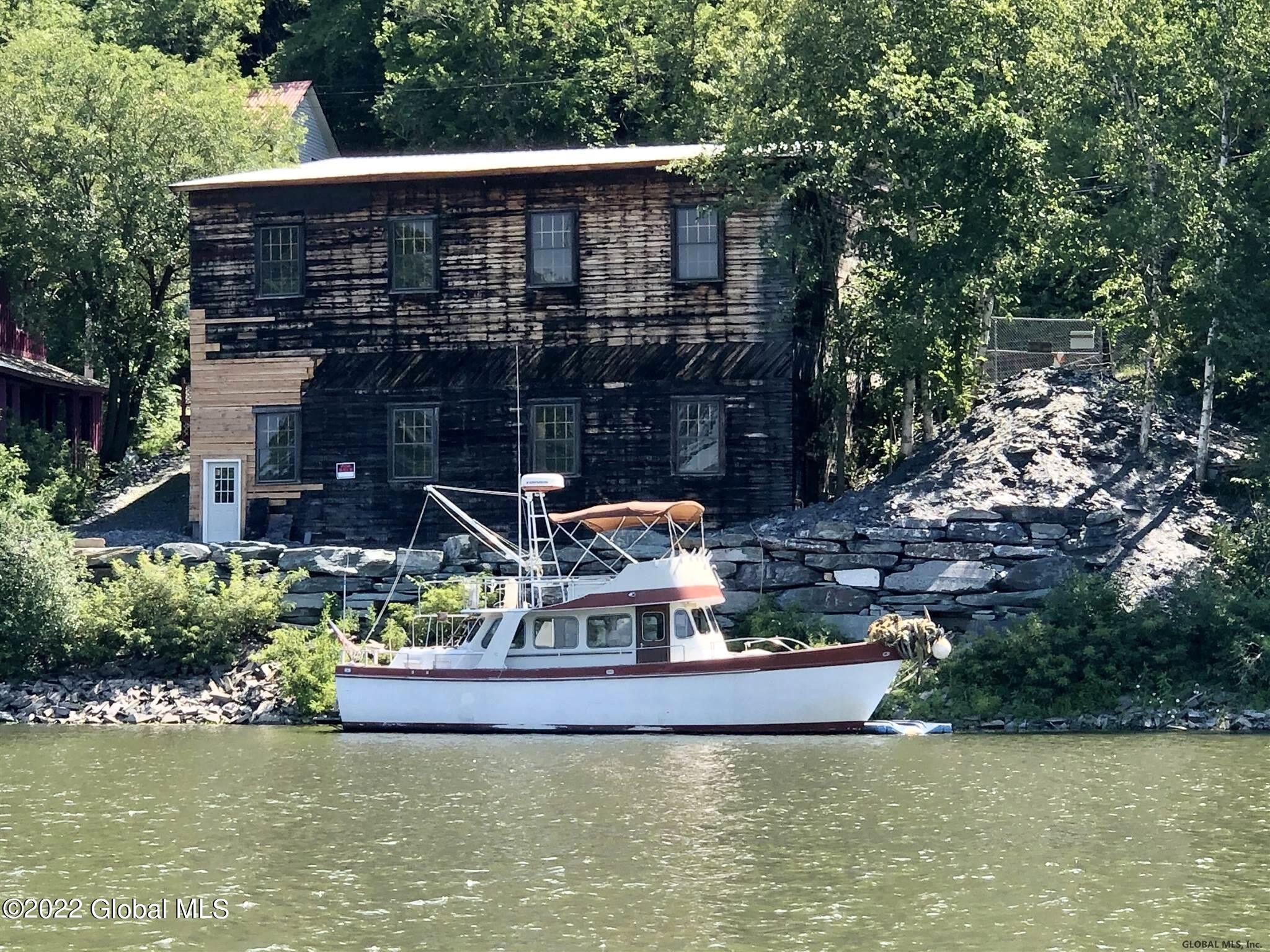 76 N Williams Street — photo