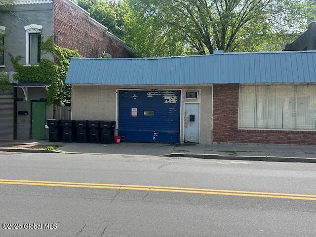 660 River Street — photo