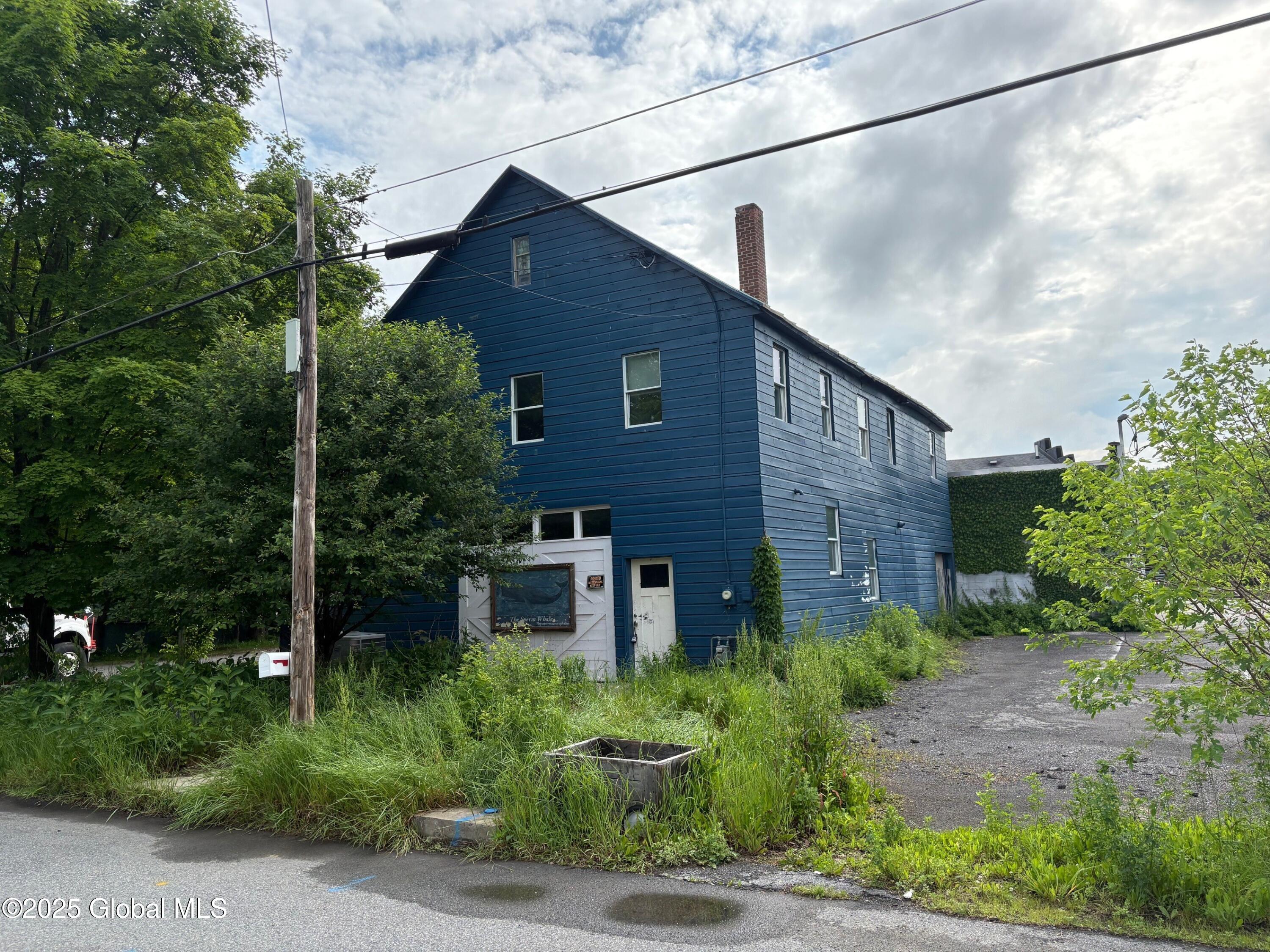 10 Thompson Street — photo