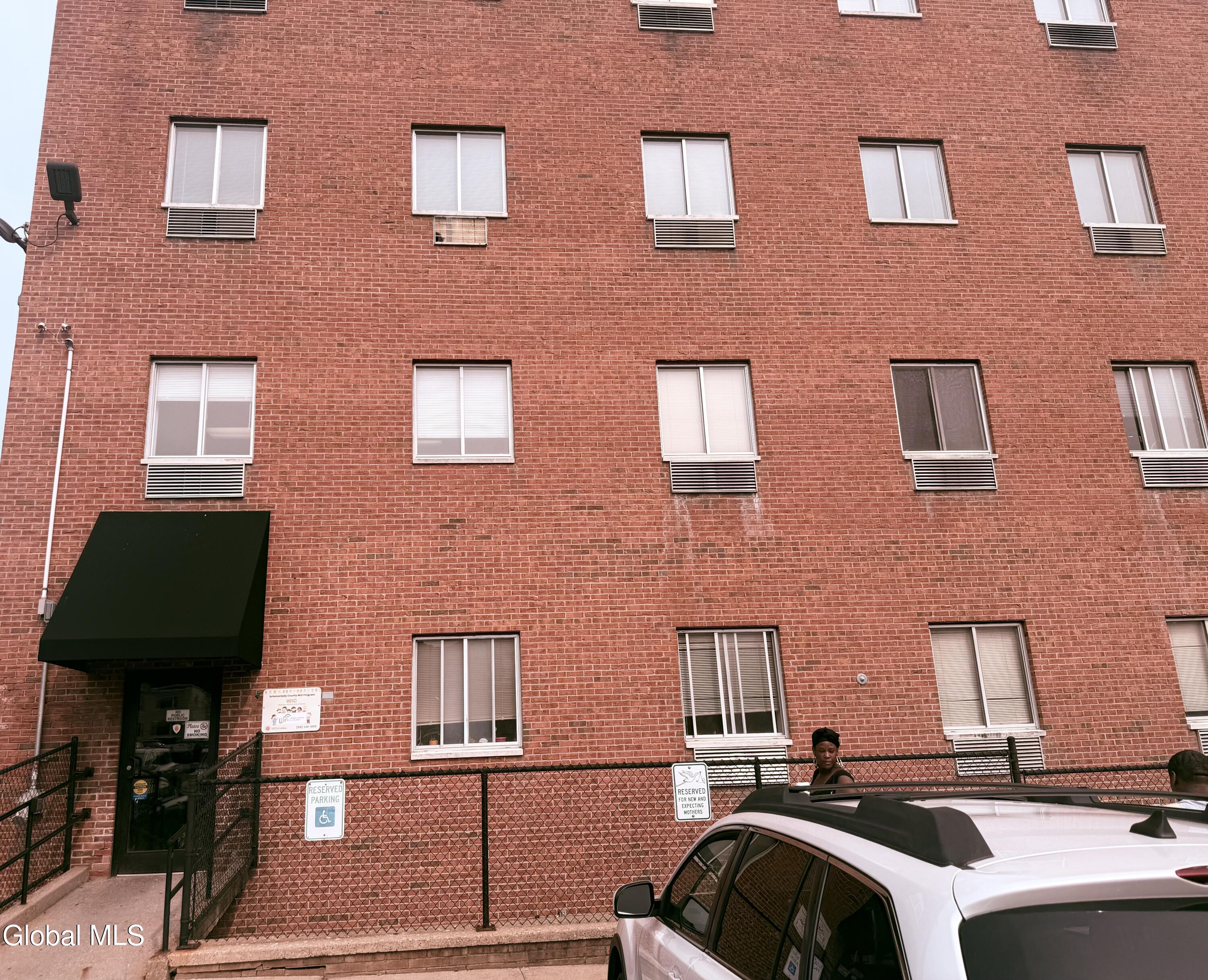 650 Franklin Street — photo