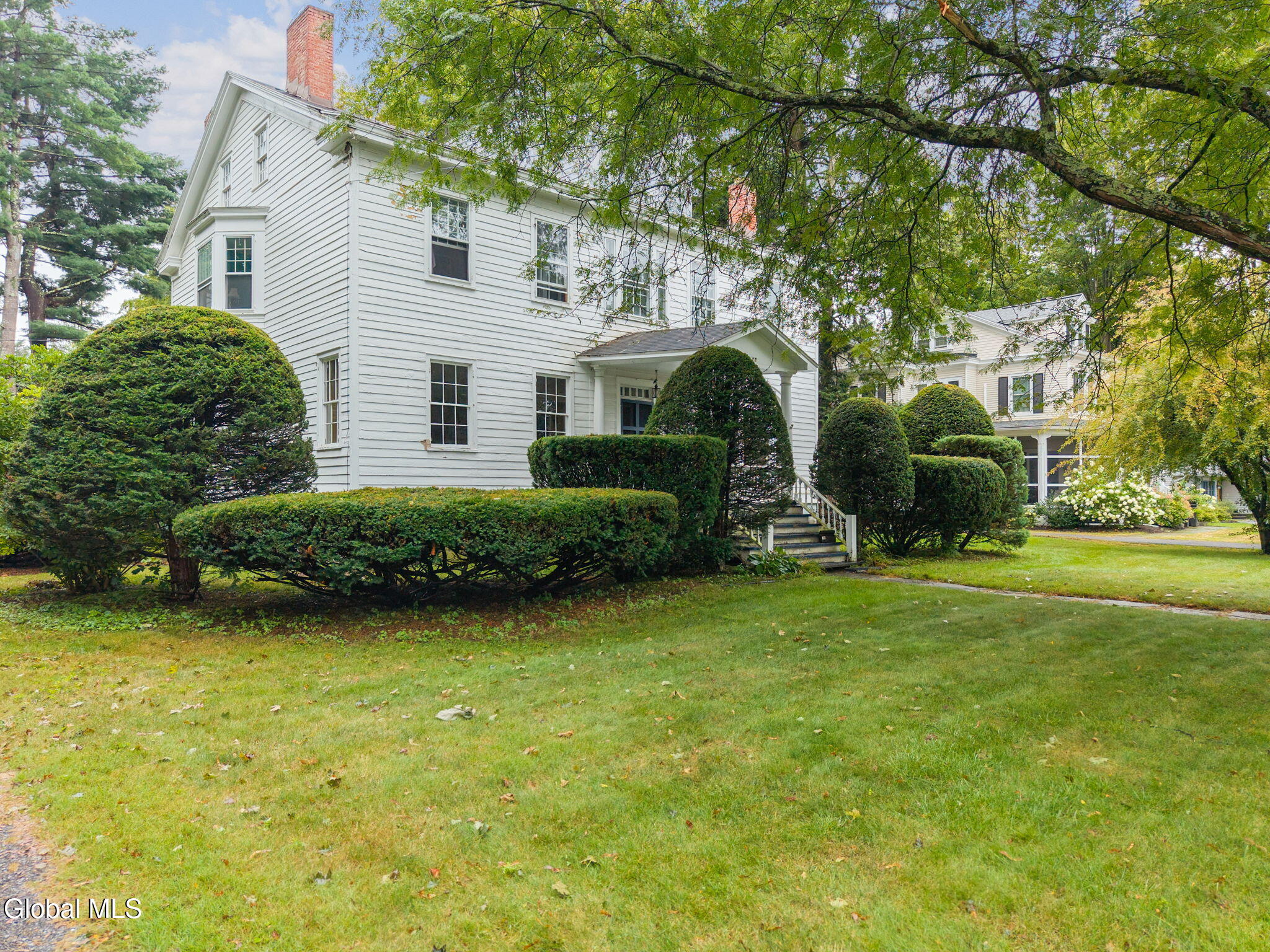 79 W High Street — photo