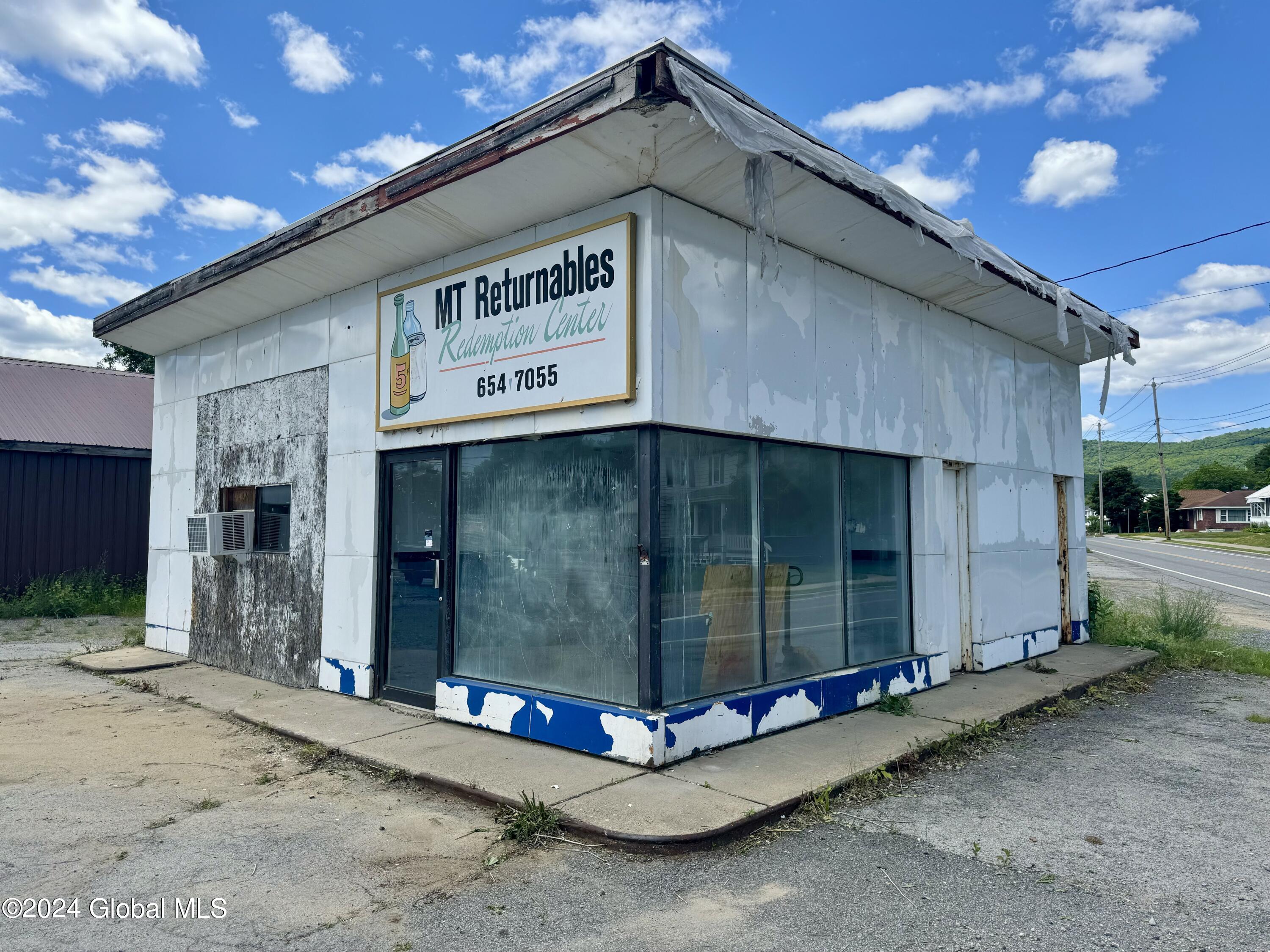 2 Saratoga Avenue — photo