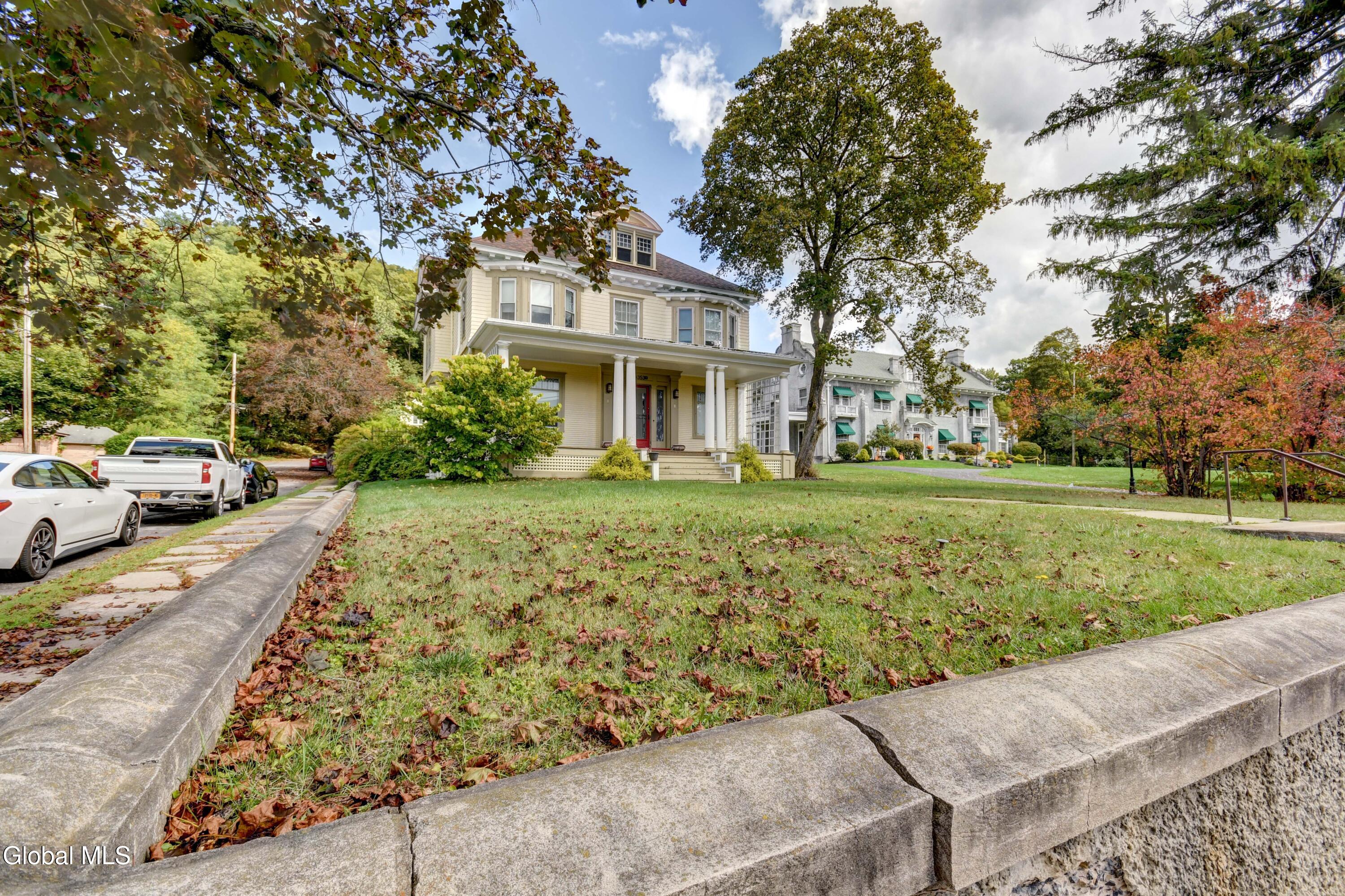 353 Guy Park Avenue — photo