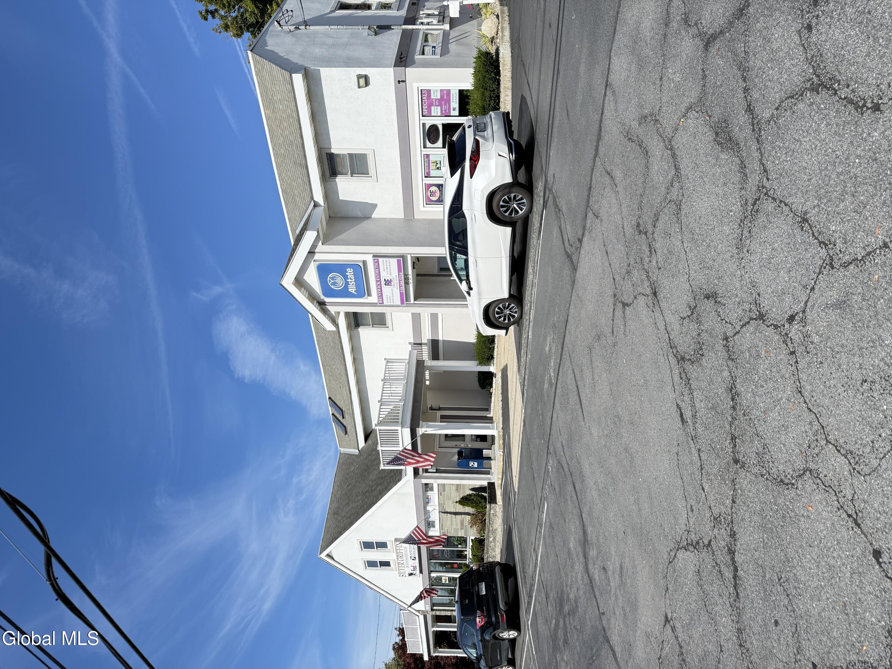 689-691 Hoosick Road, 4 — photo