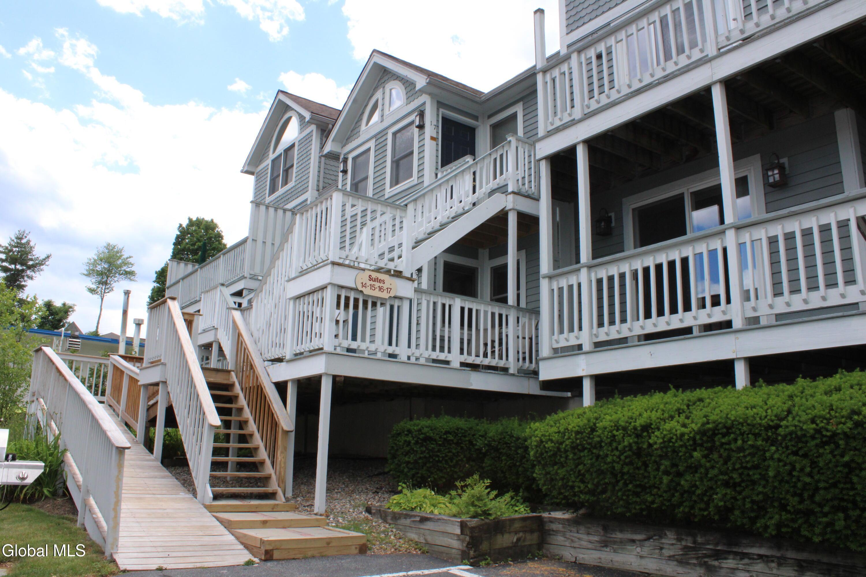 3014 Lake Shore Drive Drive, 14 a — photo