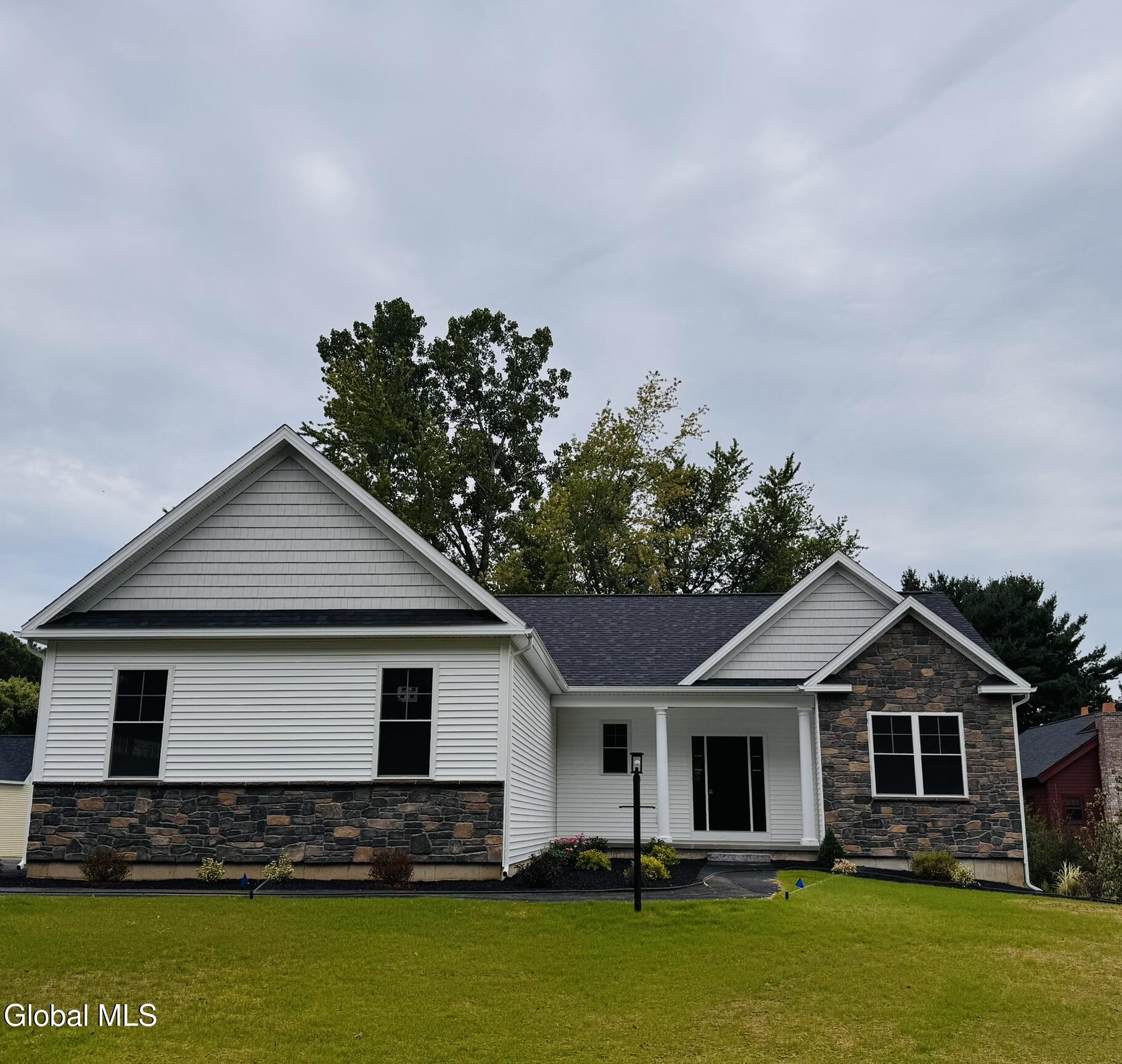 103 Maxwell Road — photo
