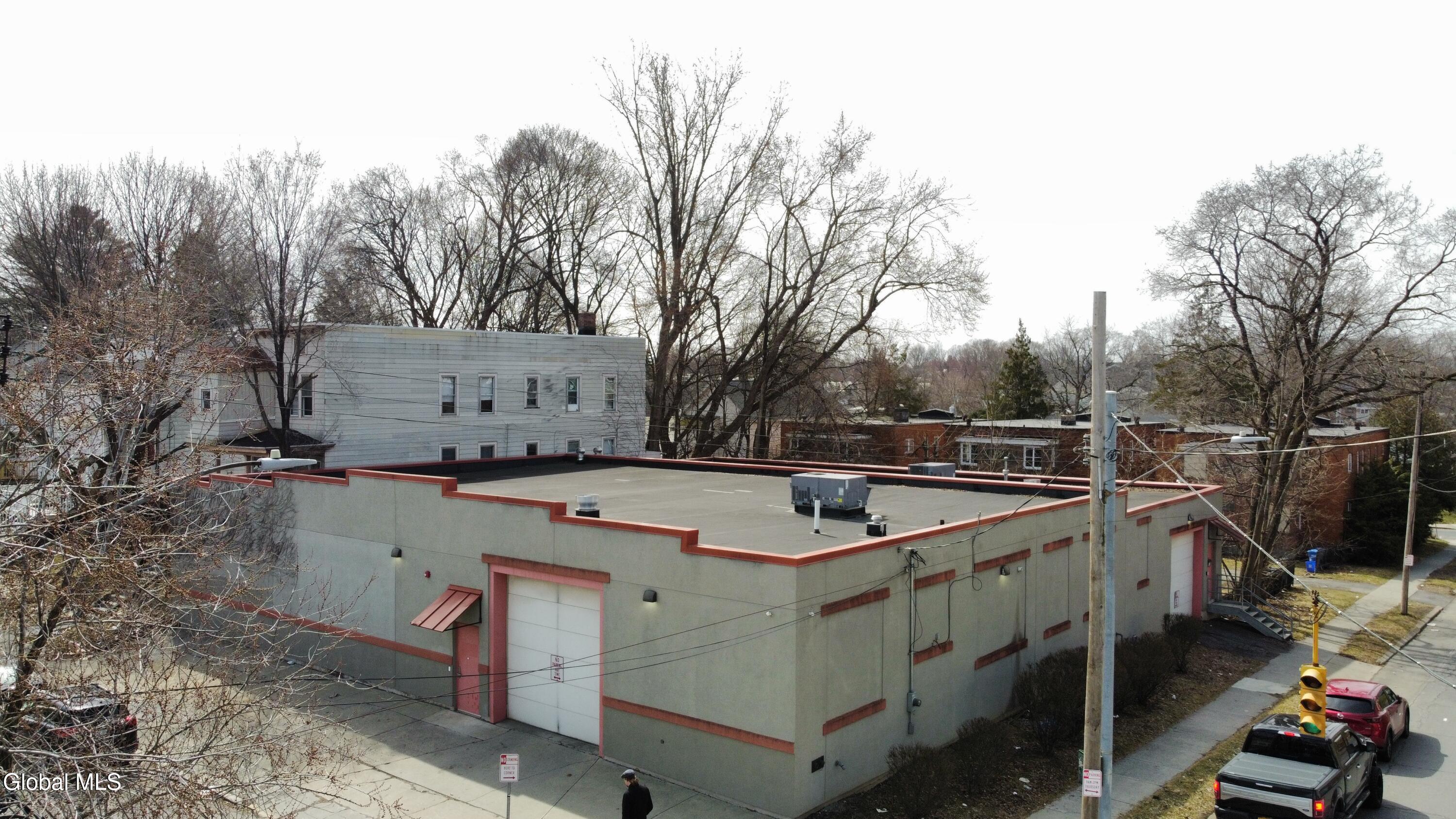 334 Ontario Street — photo