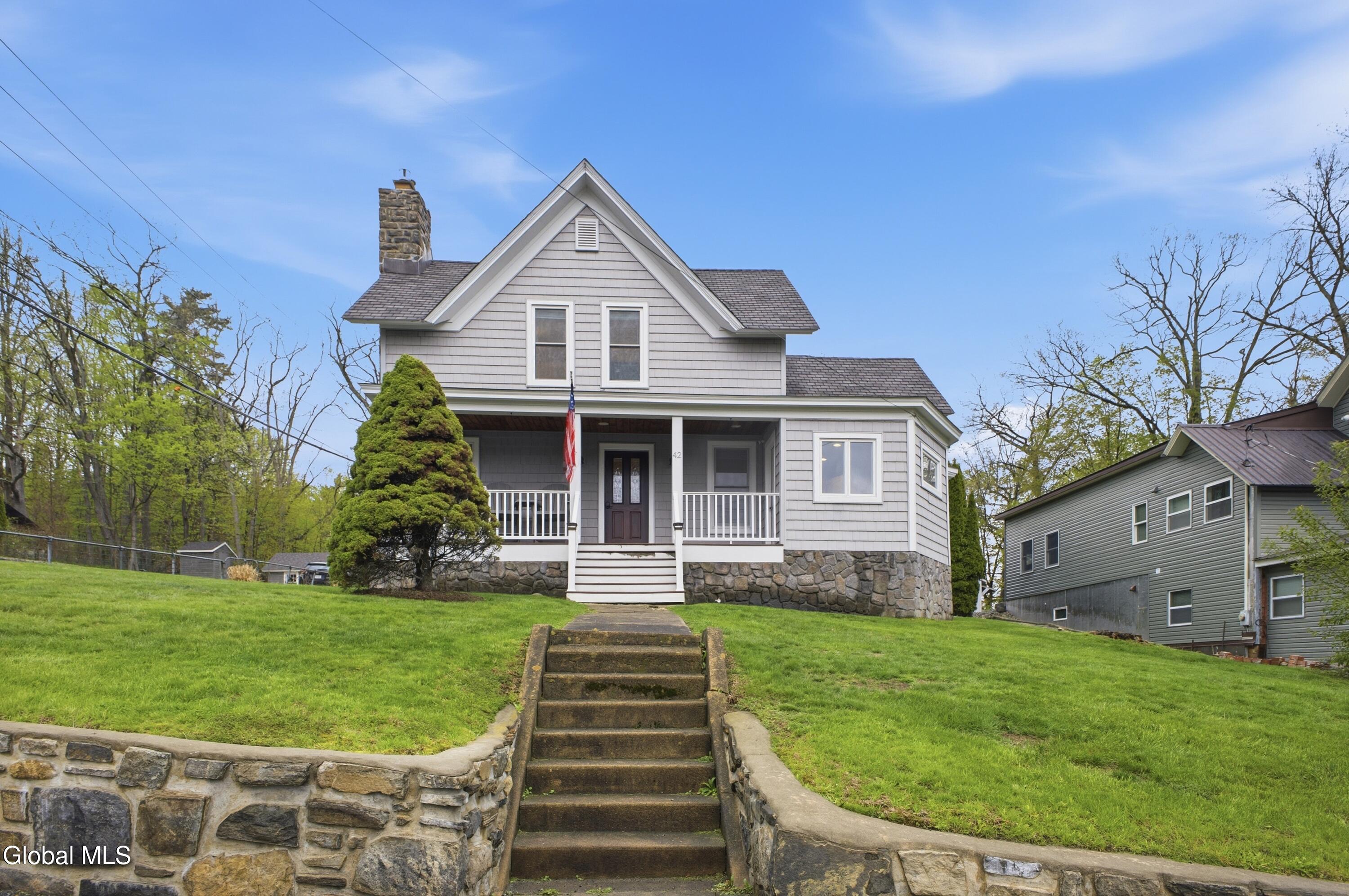 42 Horicon Avenue — photo