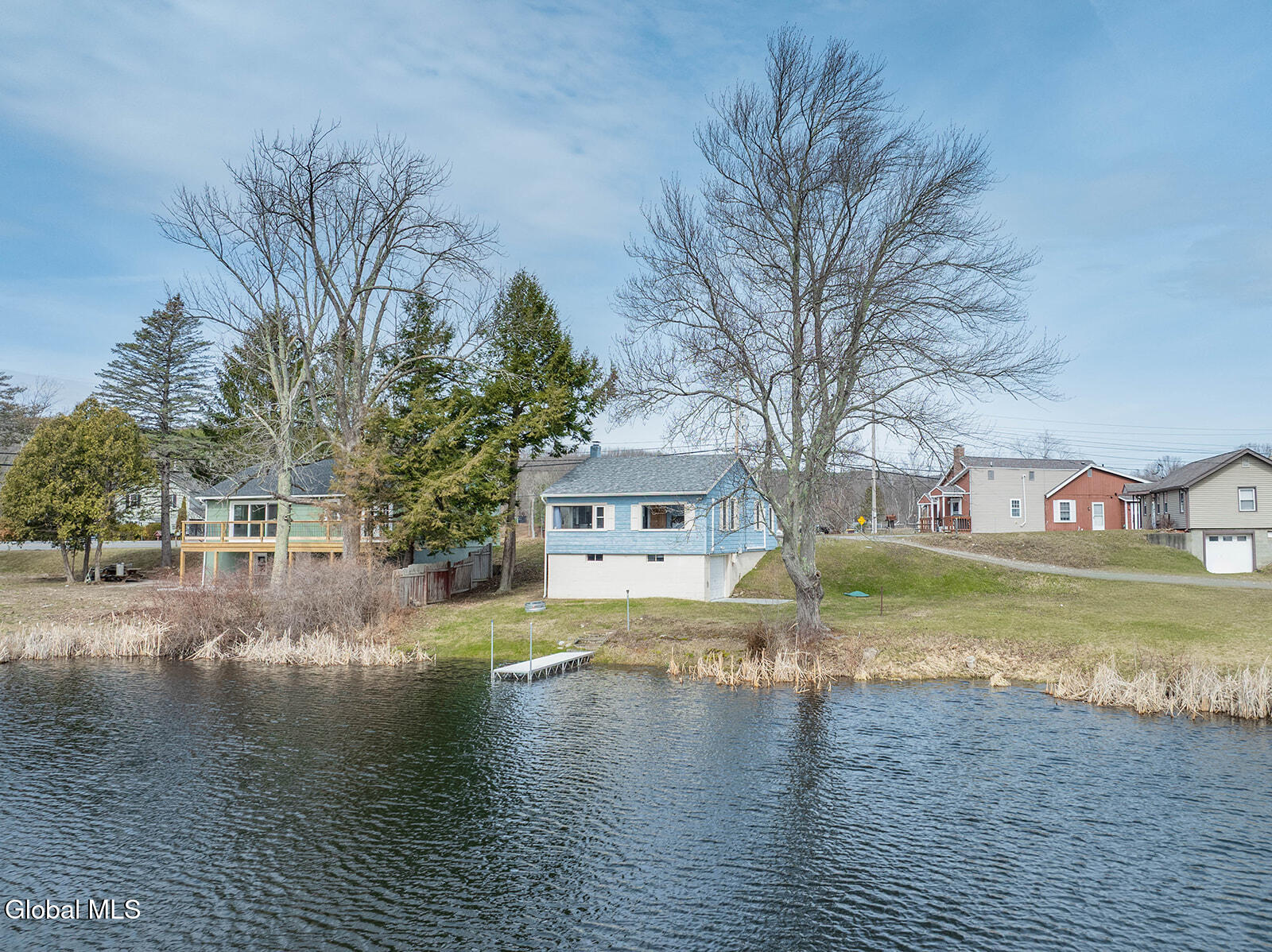 15 Pond Way — photo