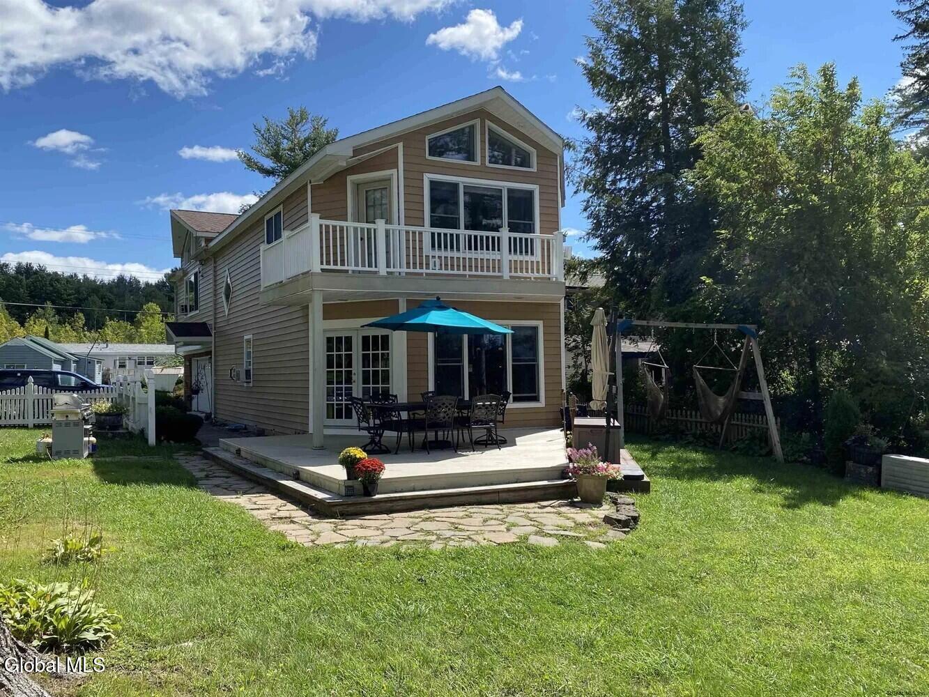 109 Sunset Drive — photo