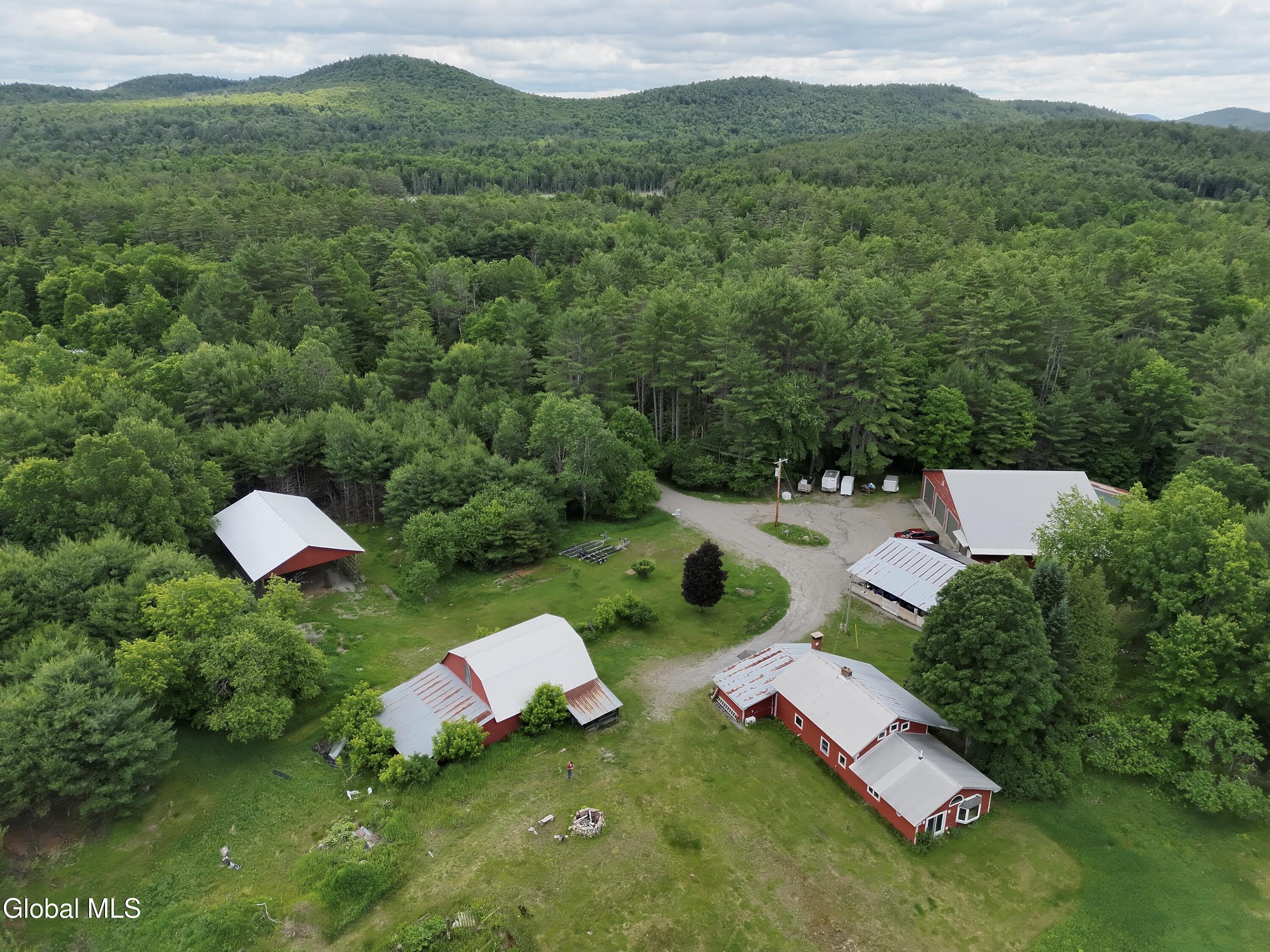 100 Fish Hollow Road — photo