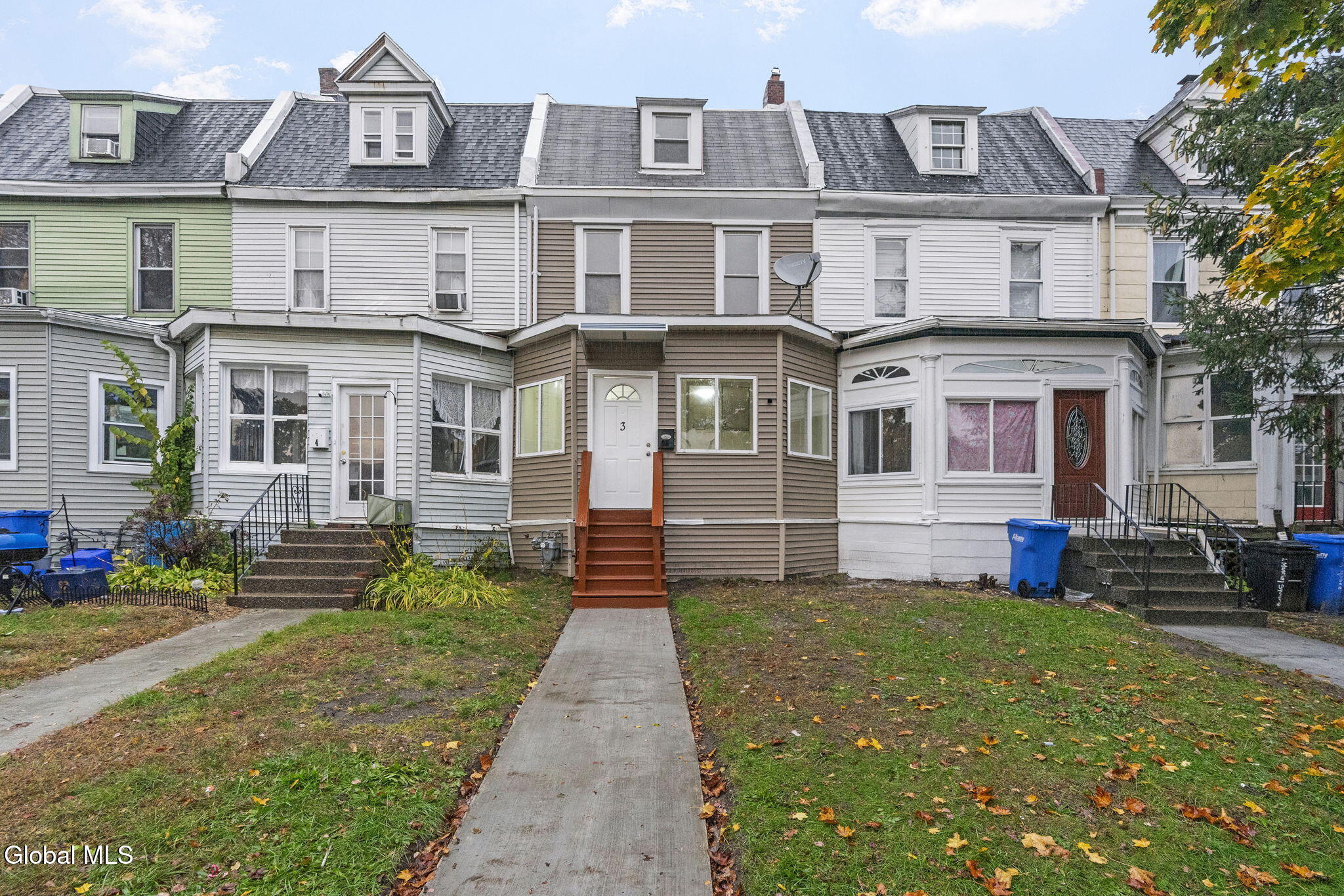 3 Manning Square — photo
