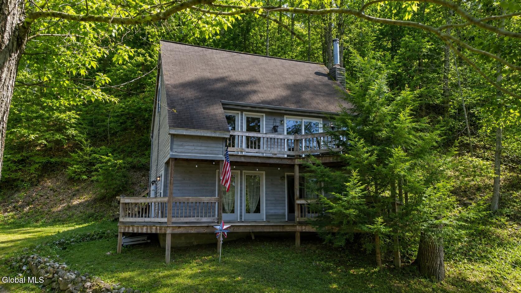 734 E River Drive — photo