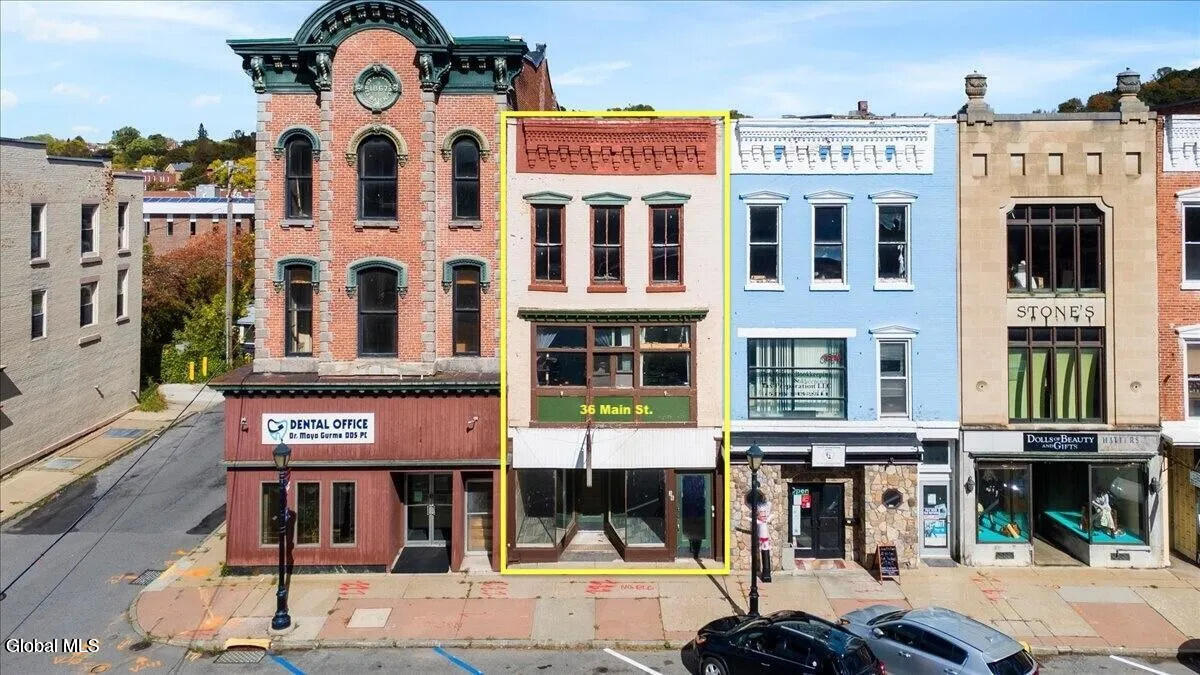 36 Main Street — photo