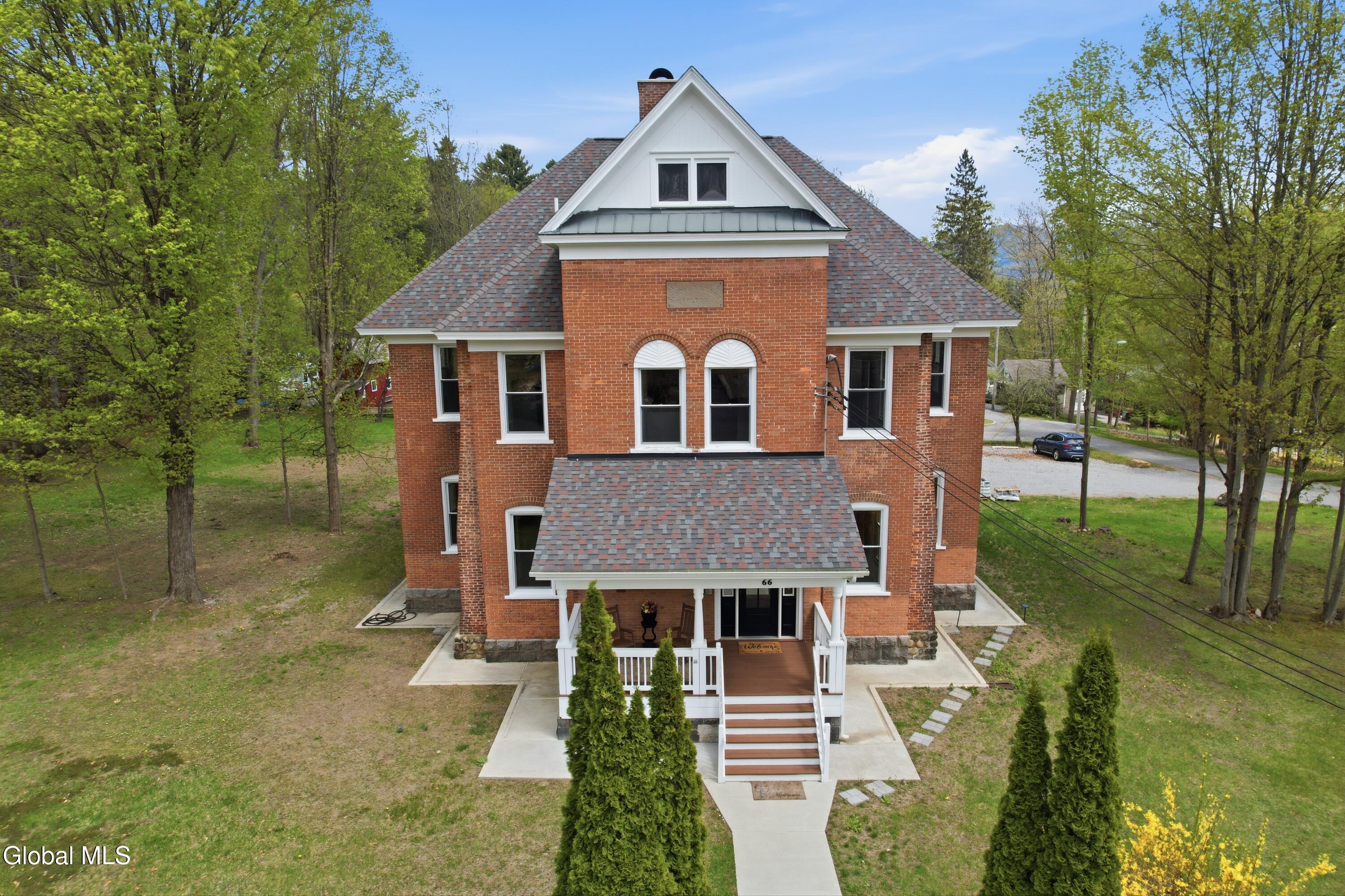 66 Horicon Avenue, 2W — photo
