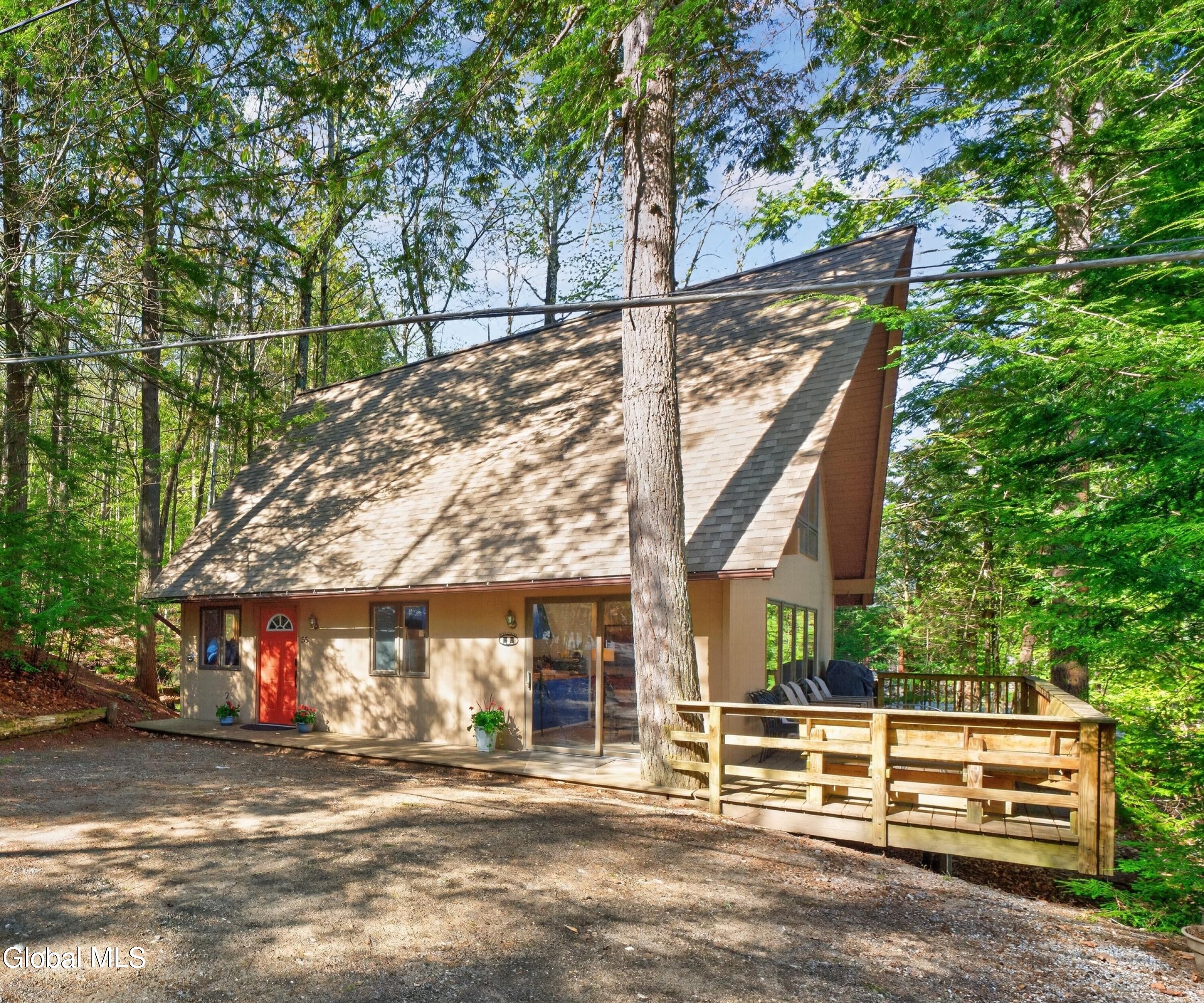 55 Lakeview Drive — photo