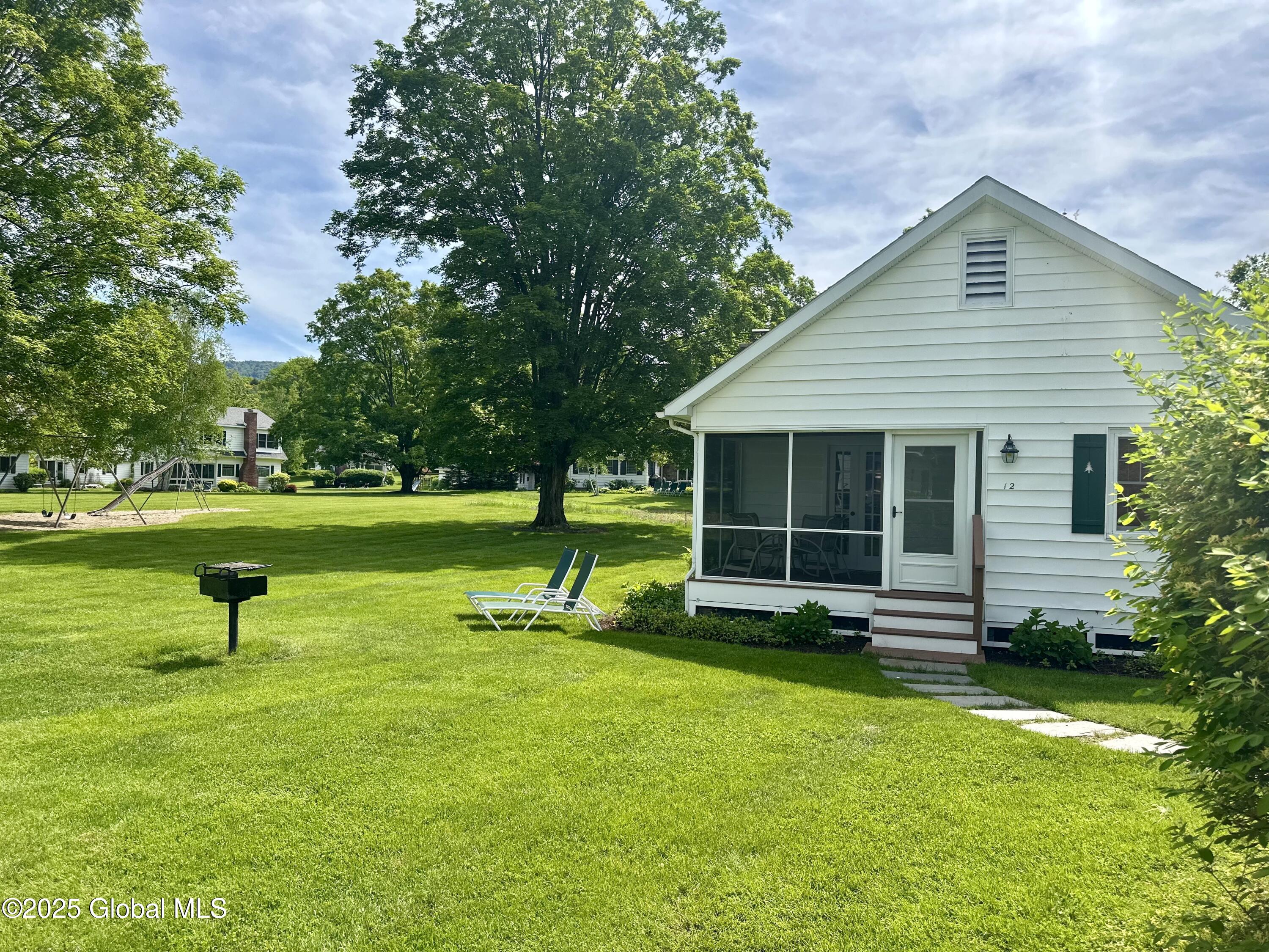 12 Seneca Drive — photo