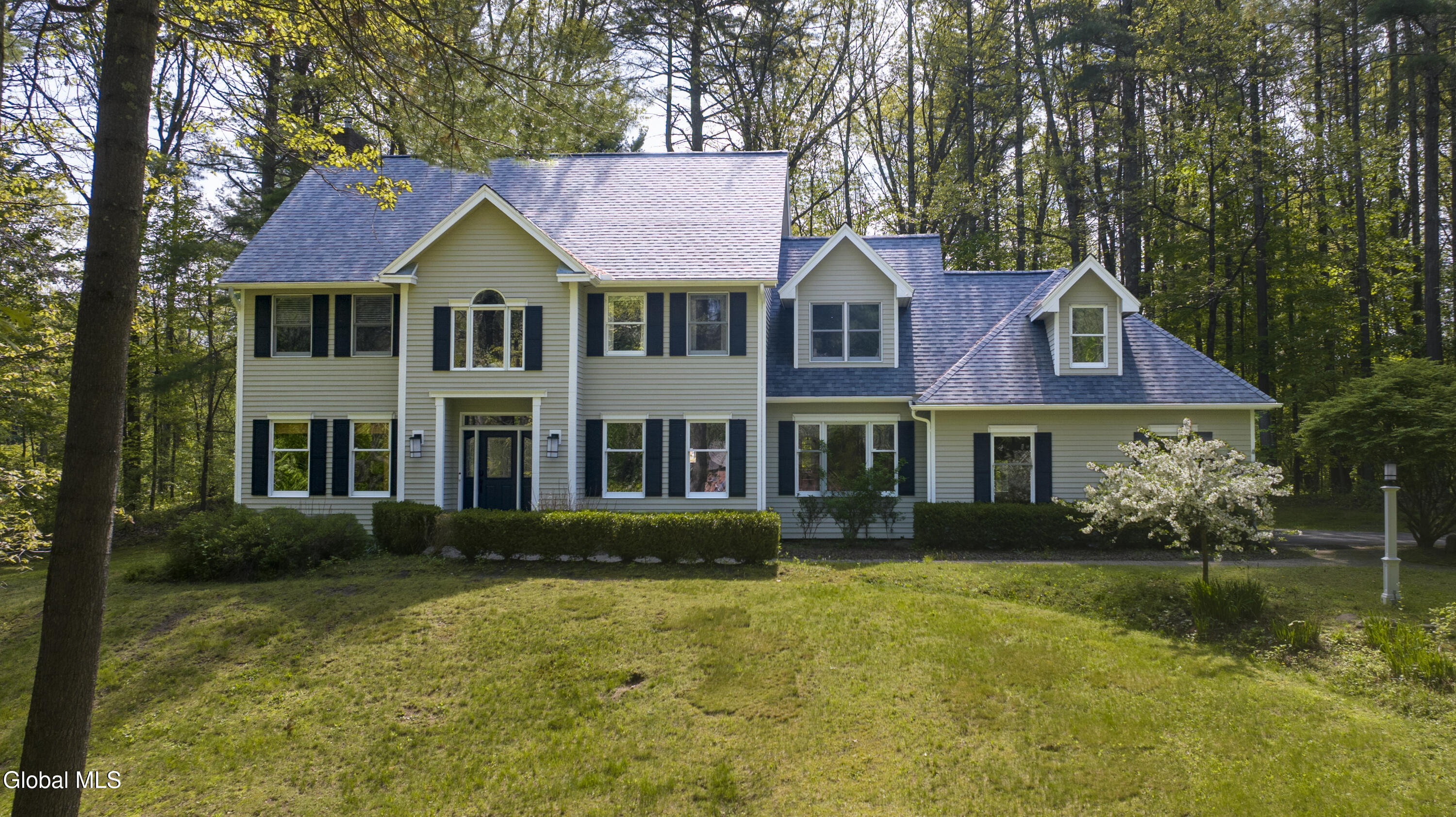 9 Rolling Brook Drive — photo