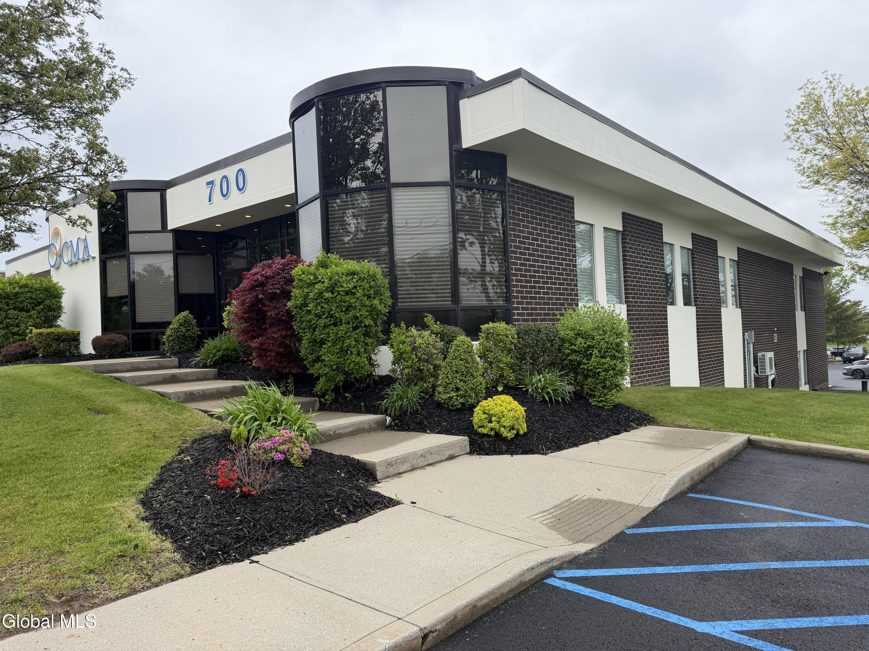 700 Troy Schenectady Road — photo
