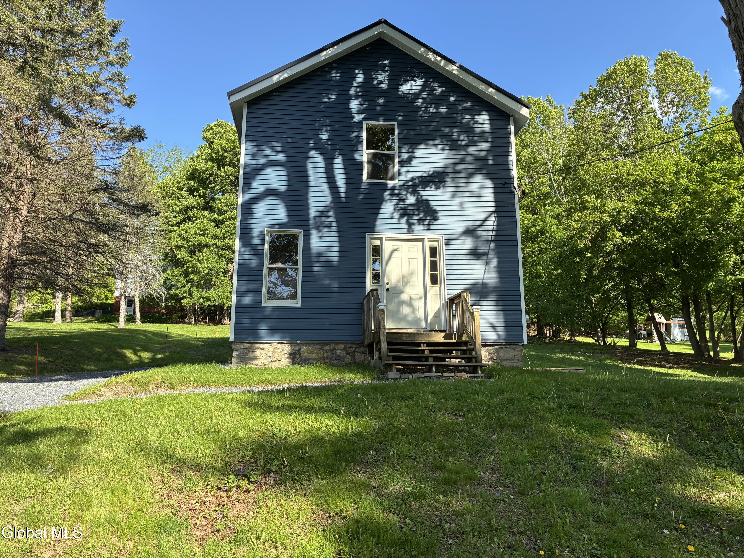 77 Abbott Street — photo