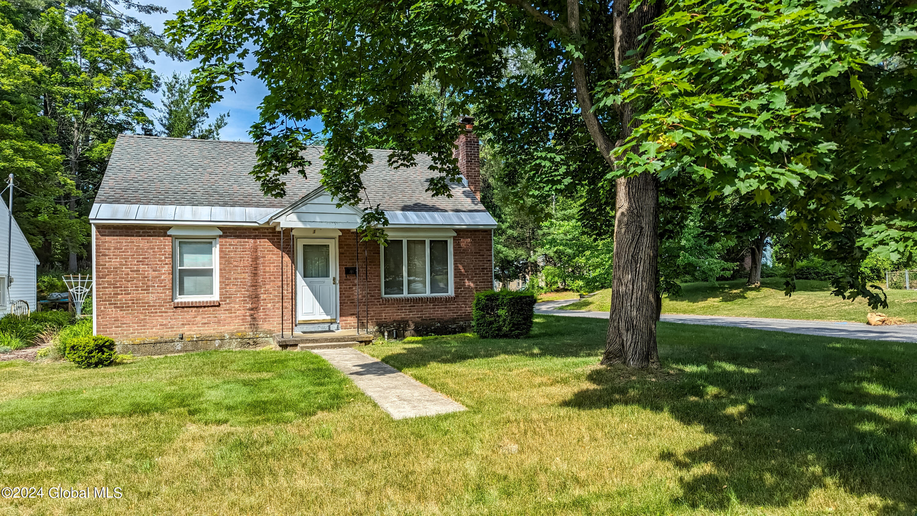 1 Dresden Court — photo