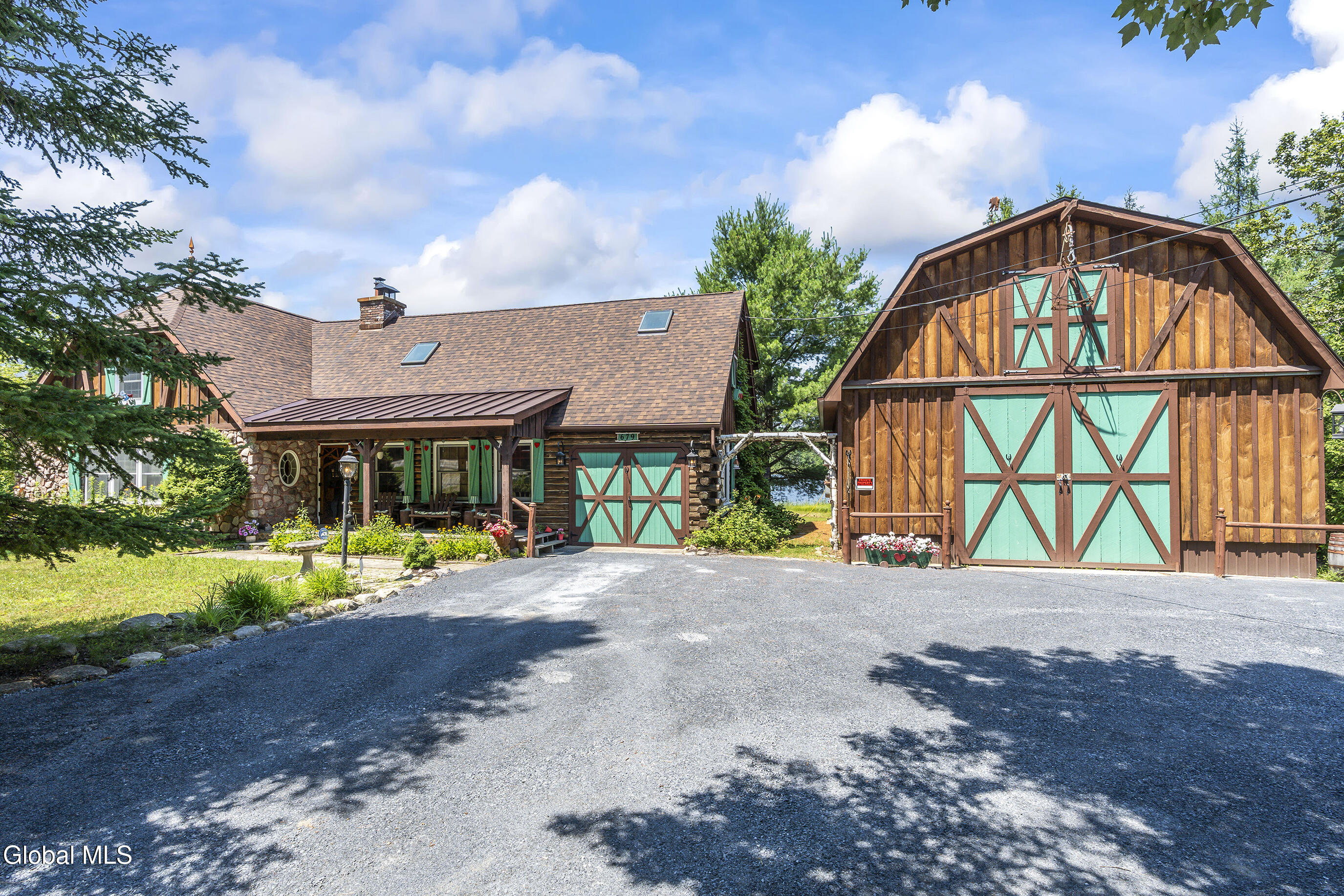 679 Valentine Pond Rd — photo