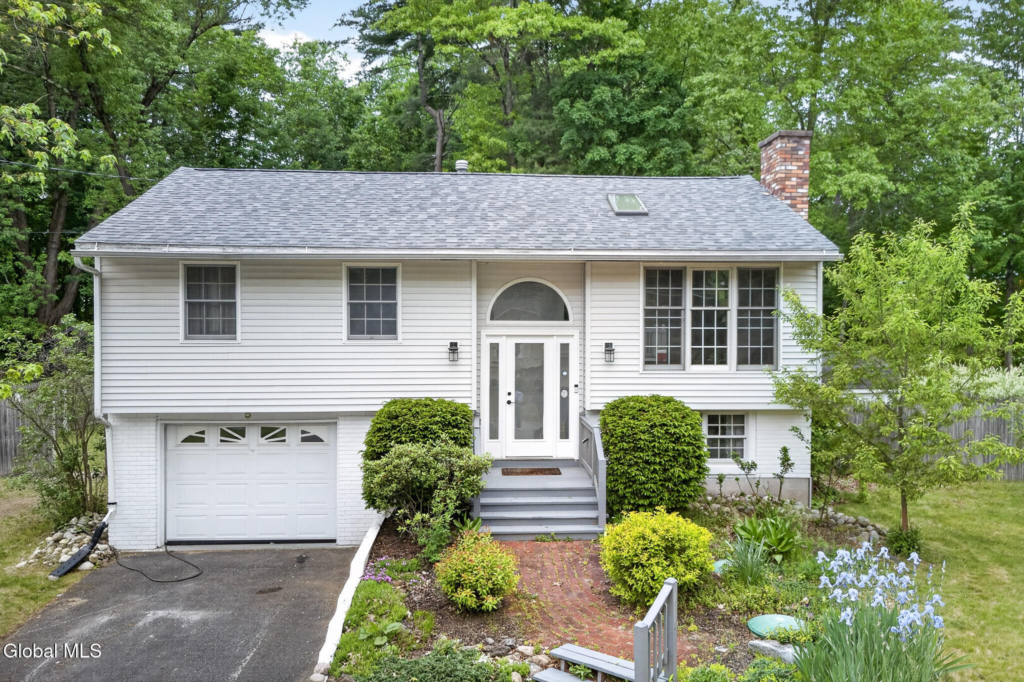 5 White Pine Lane — photo
