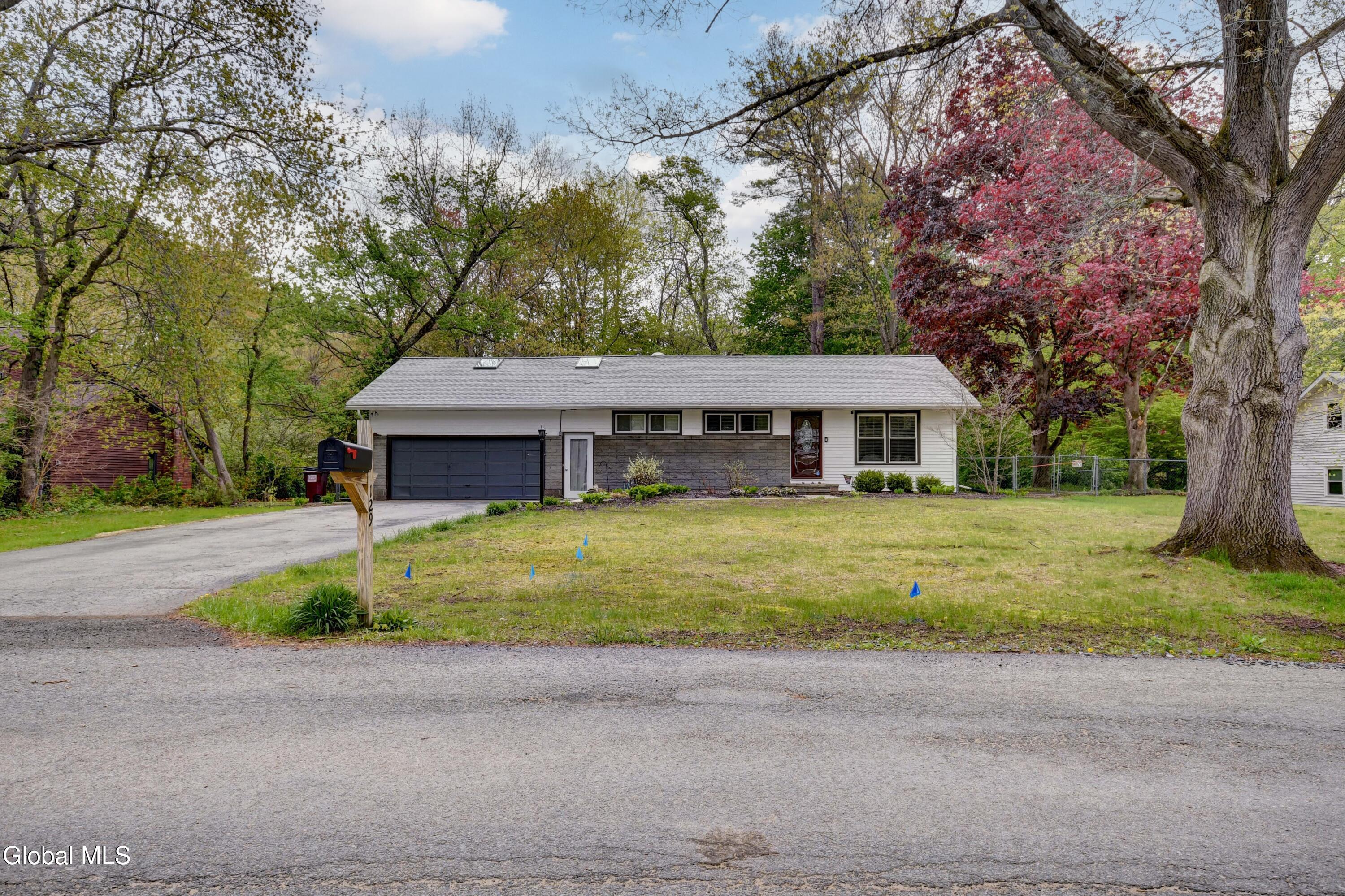 129 Okara Drive — photo