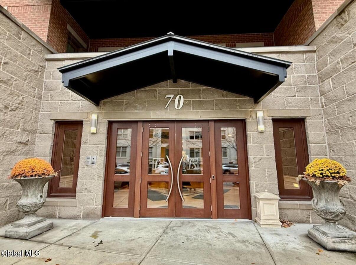 70 Railroad Place, Apt 405 — photo