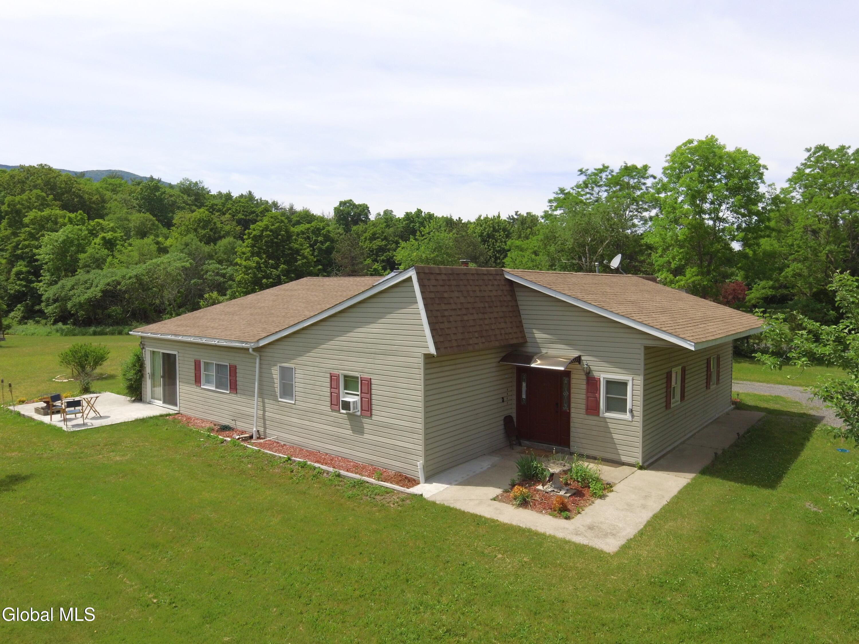 4947 Route 32 — photo