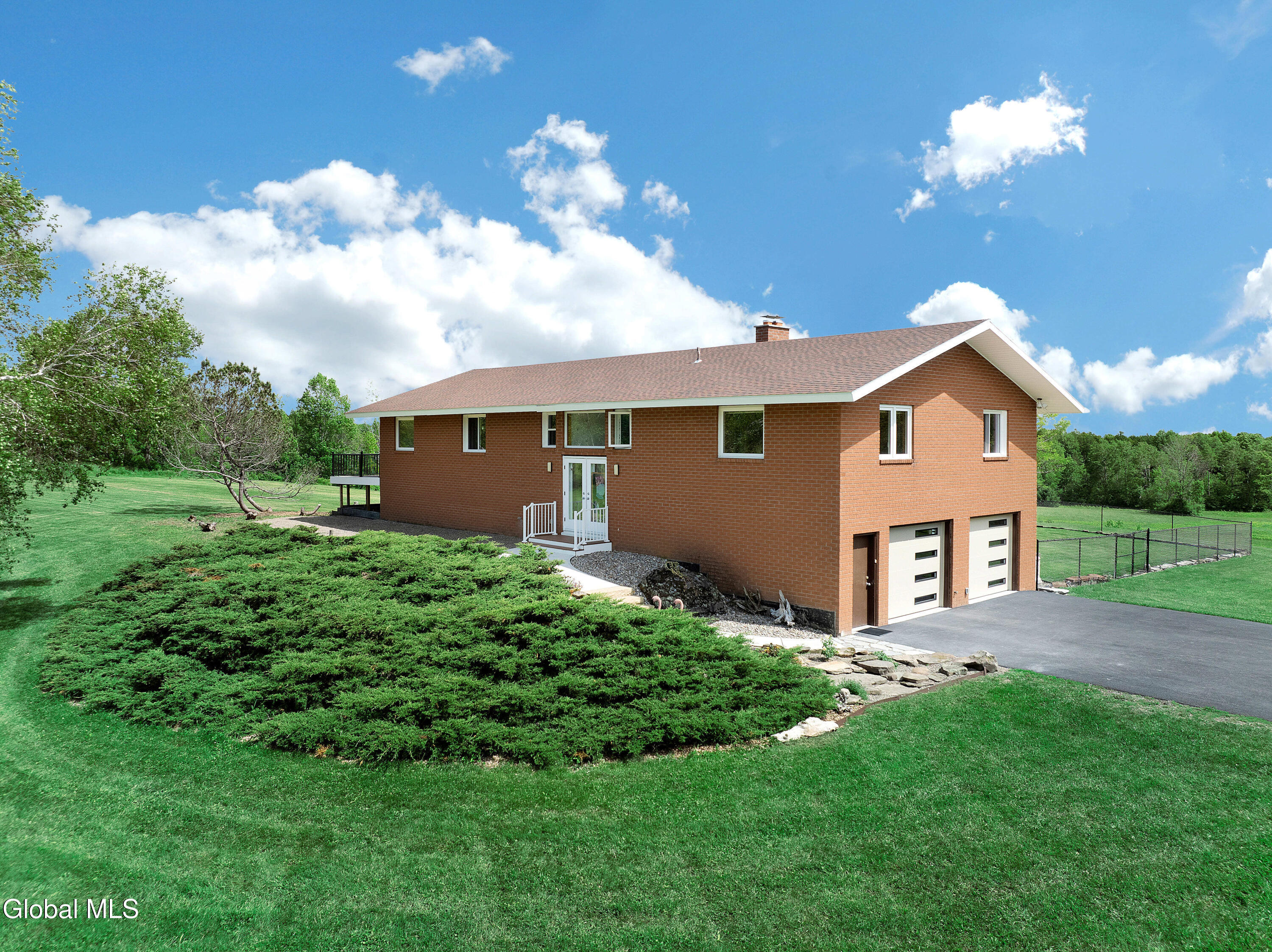 3109 Lake Road — photo