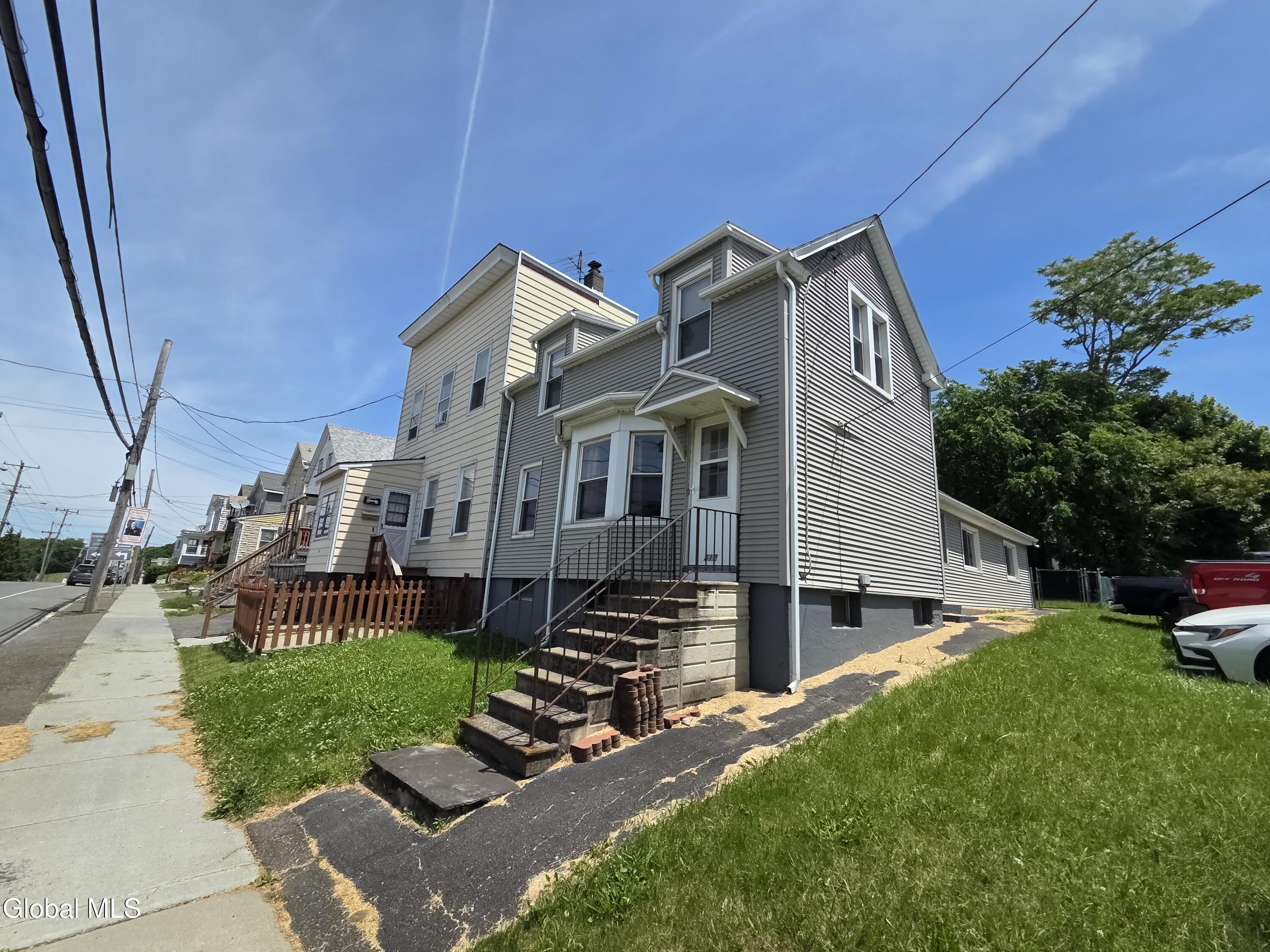 512 East Street — photo