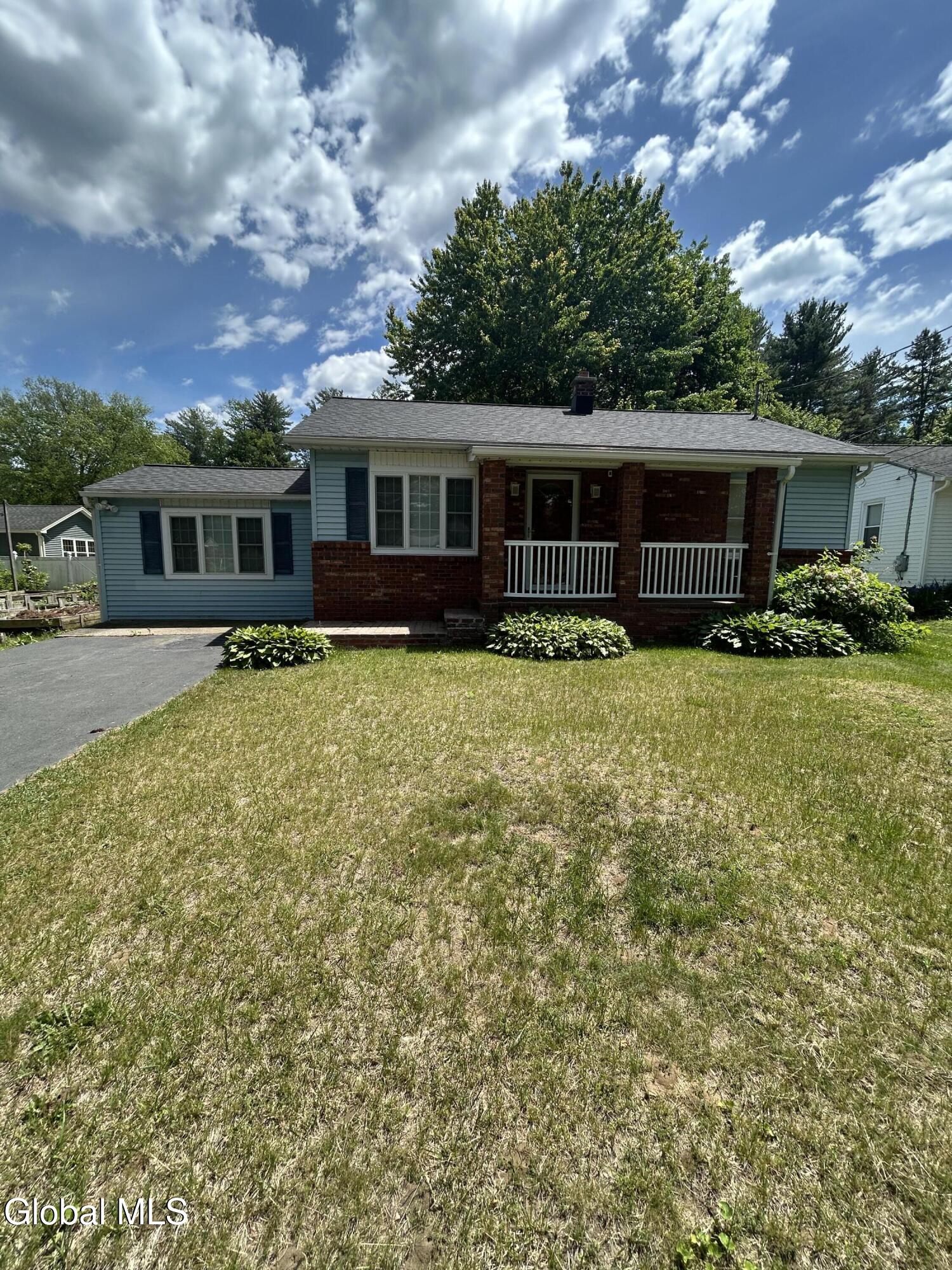17 Pinewood Road — photo