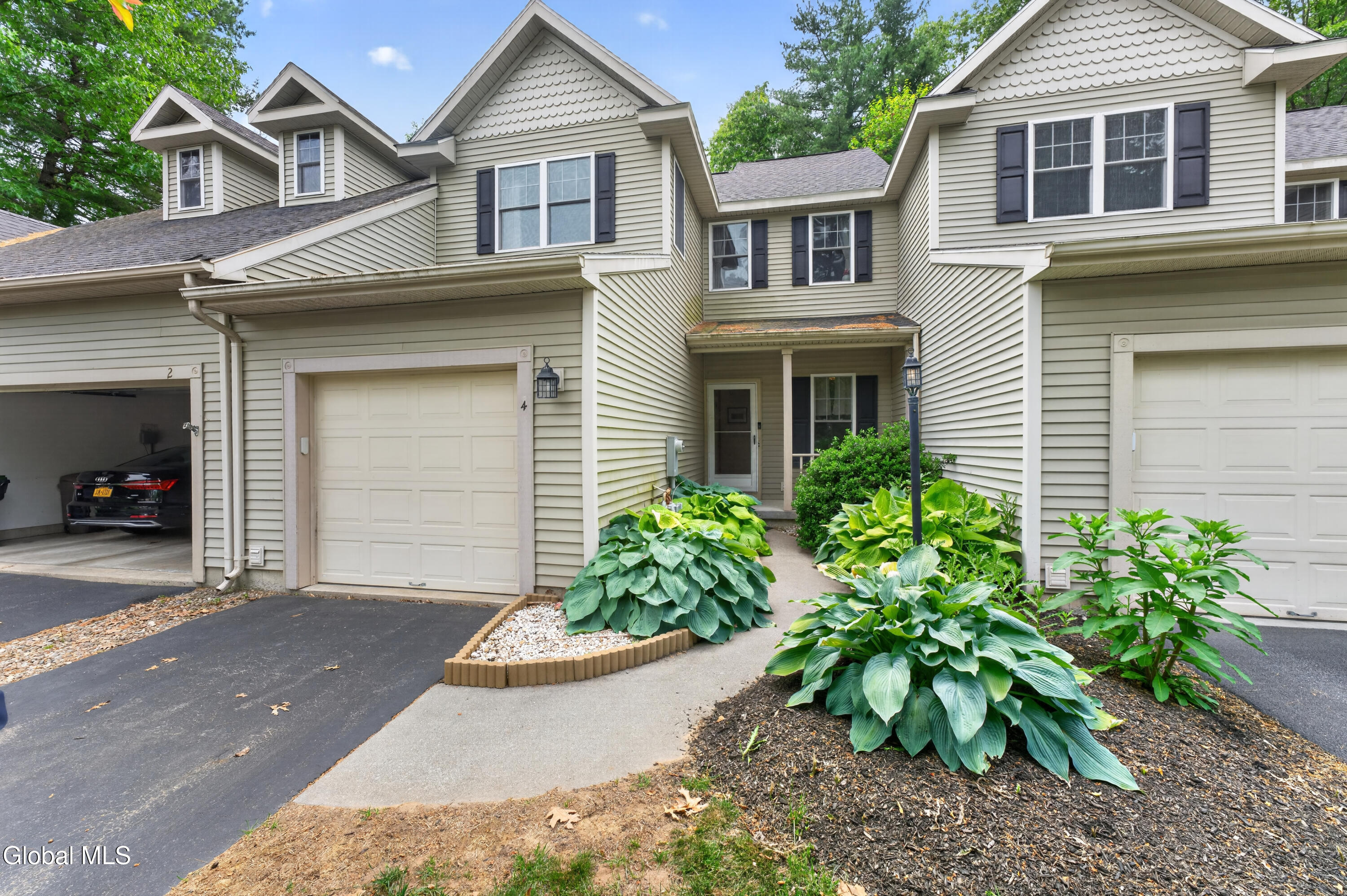 4 Killarney Court — photo