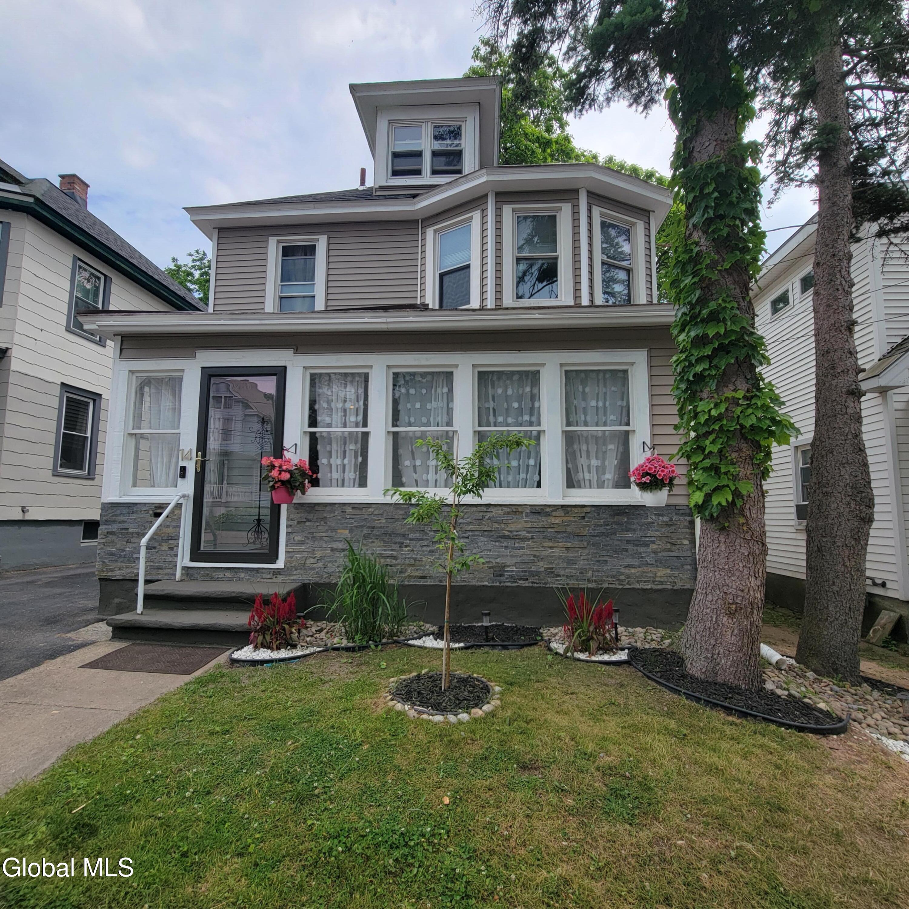 14 Hawk Street — photo