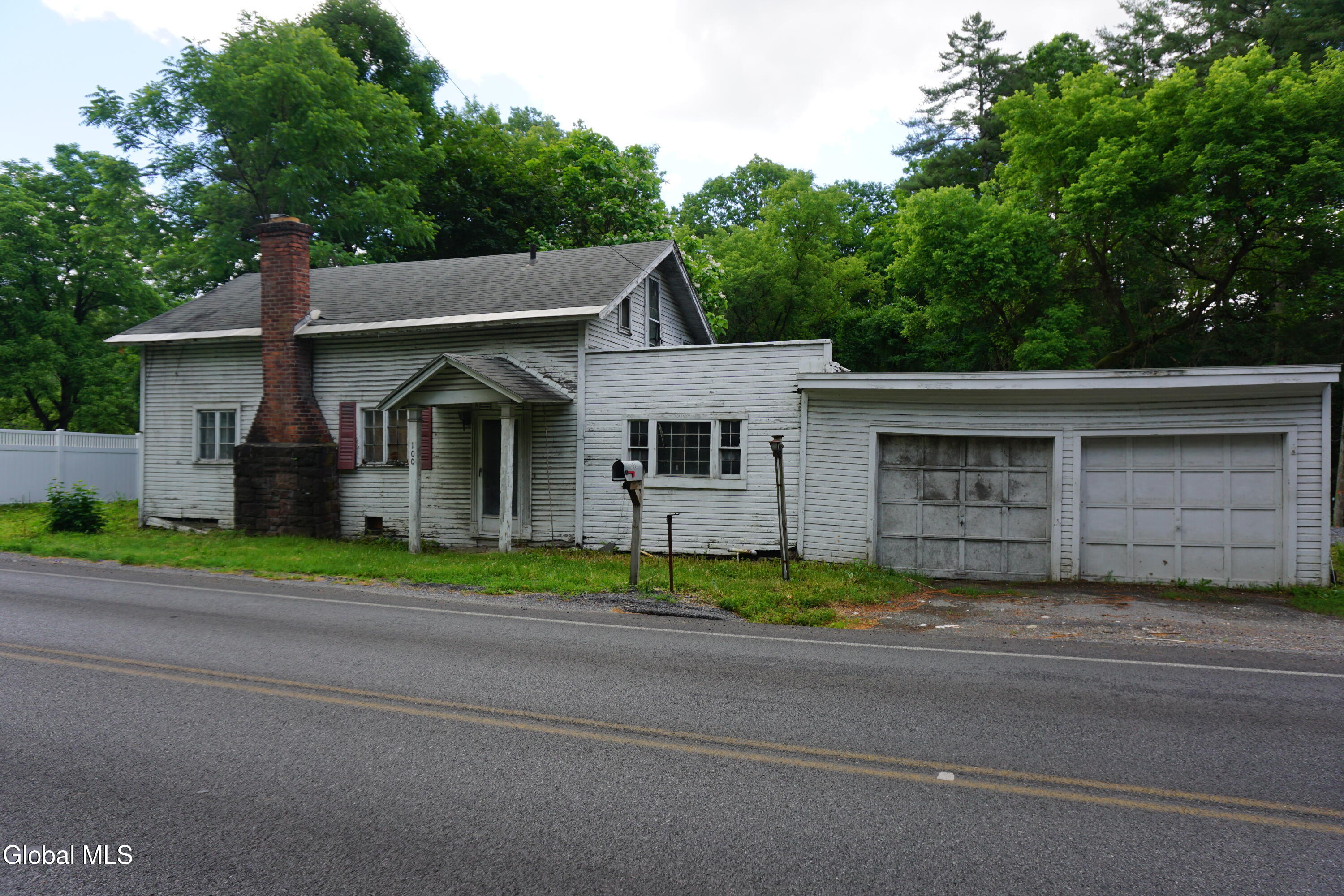 100 Brook Road — photo
