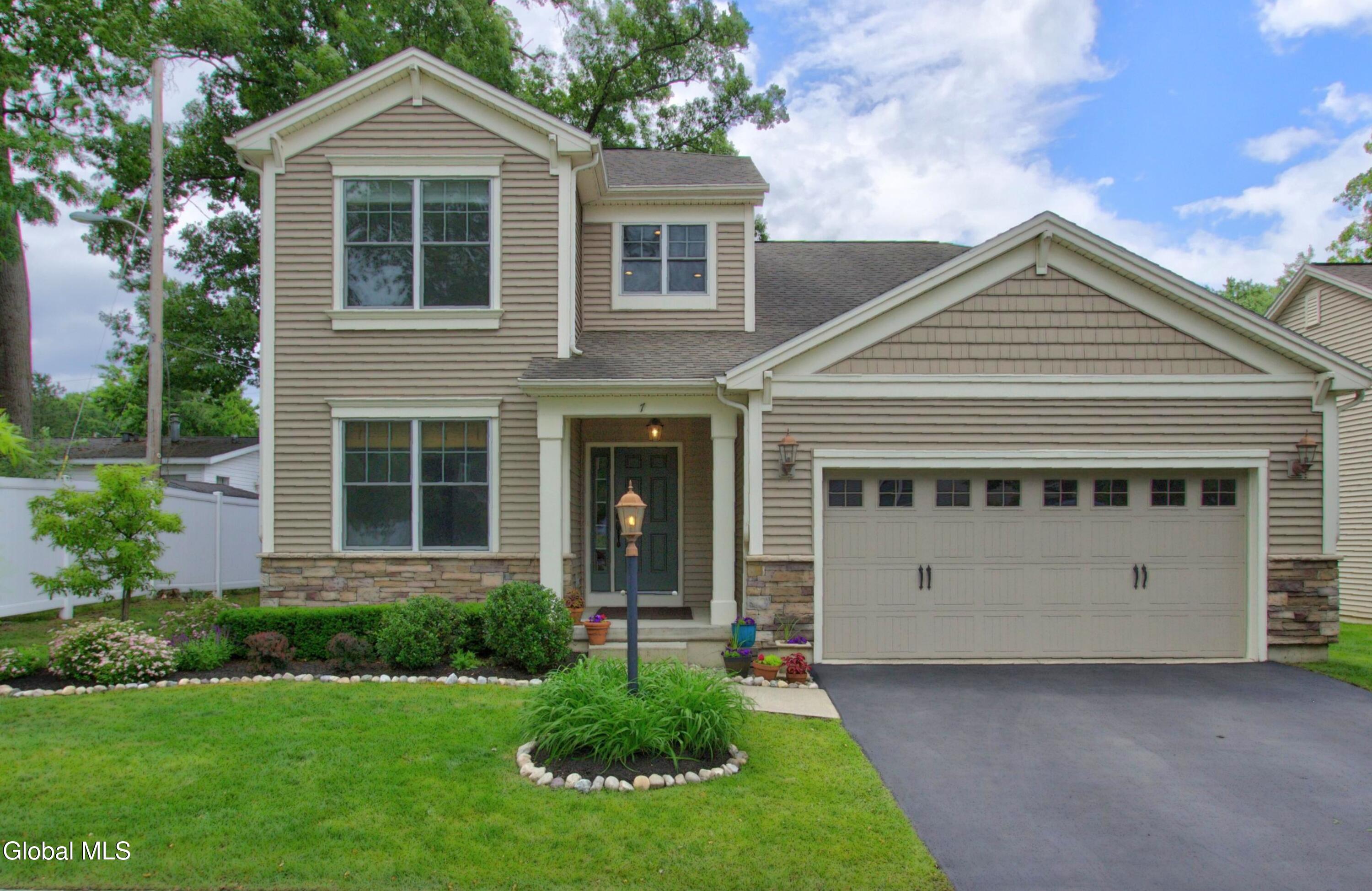7 McKenzie Way — photo