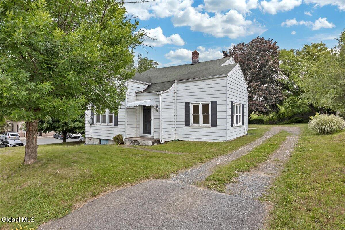 140 Everett Road — photo