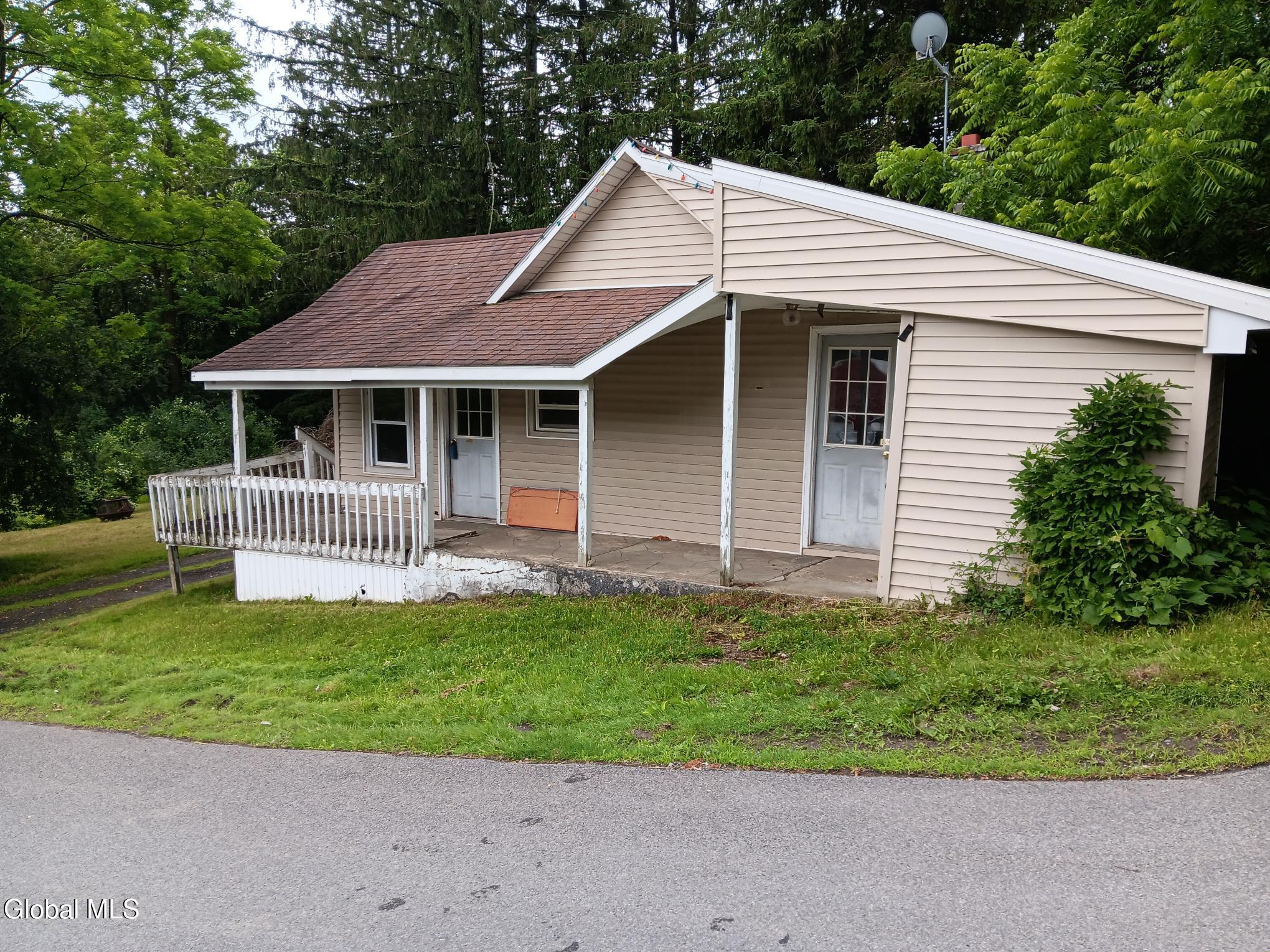 352 Hillside Road — photo