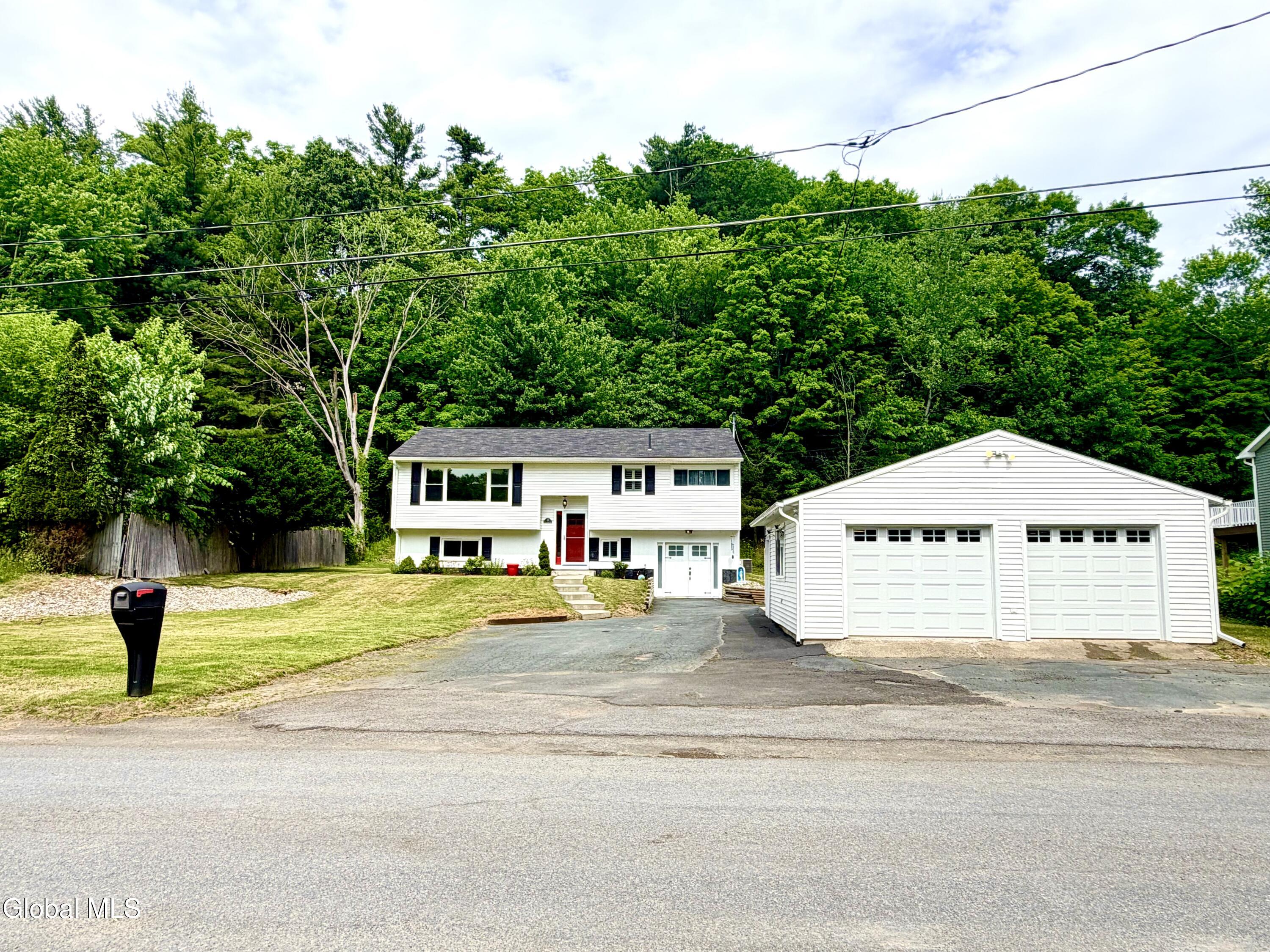 10 Williams Street — photo
